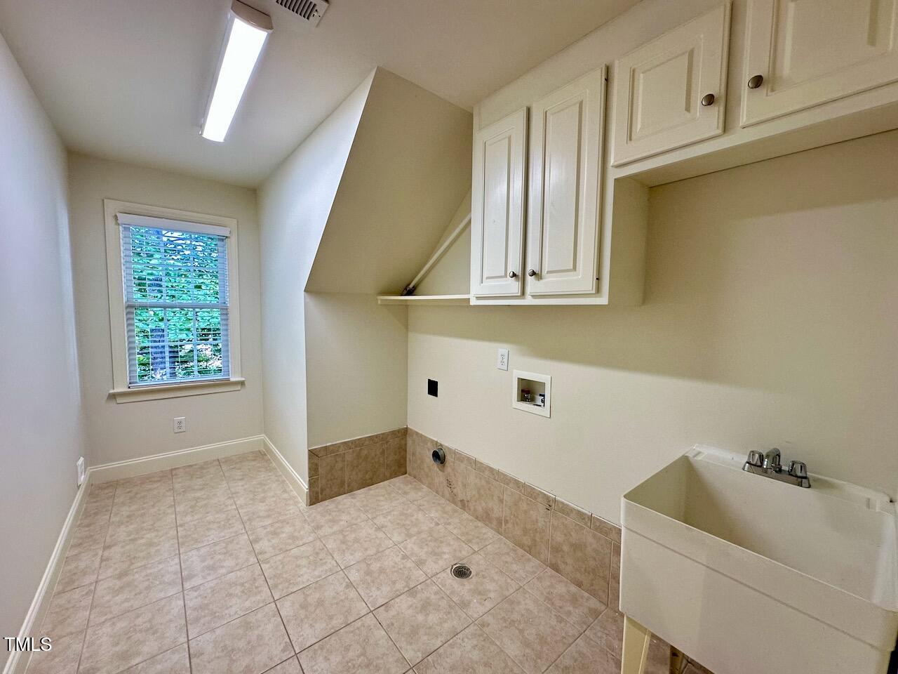 1124 Hawk Hollow Lane