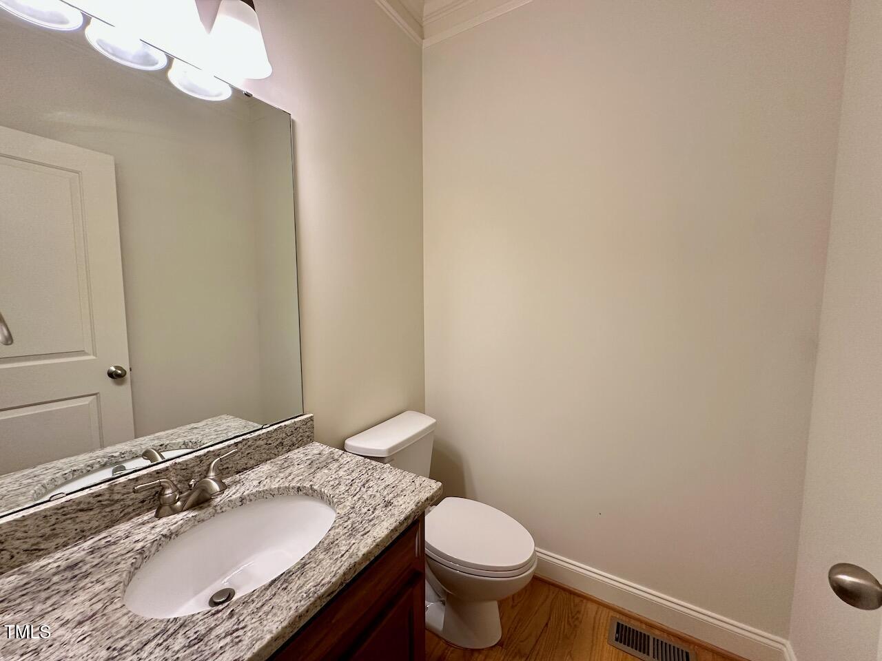 1124 Hawk Hollow Lane