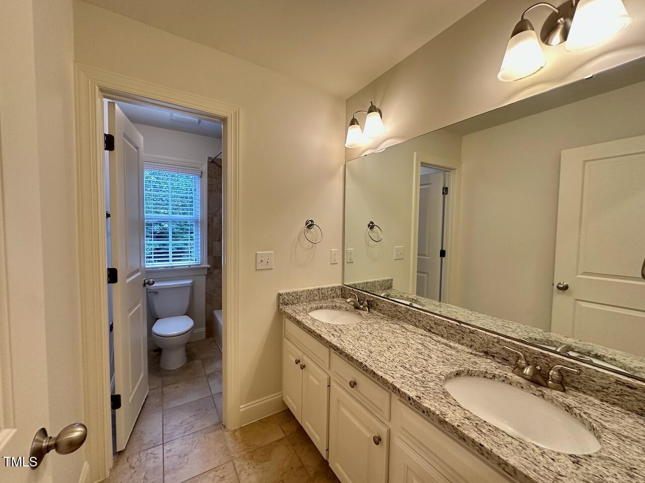 1124 Hawk Hollow Lane