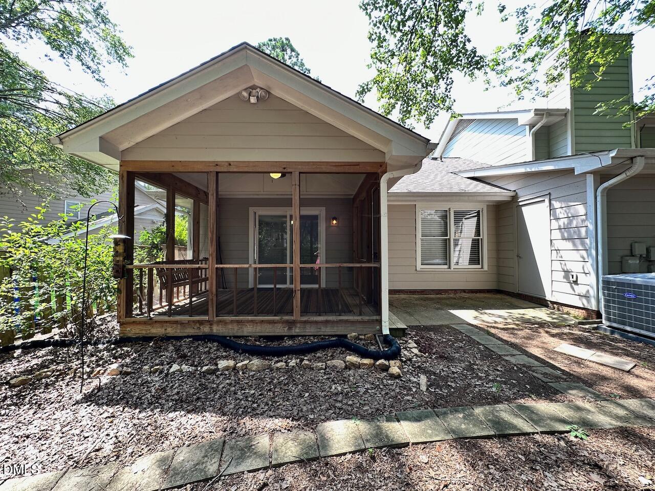 6422 Meadow View Drive