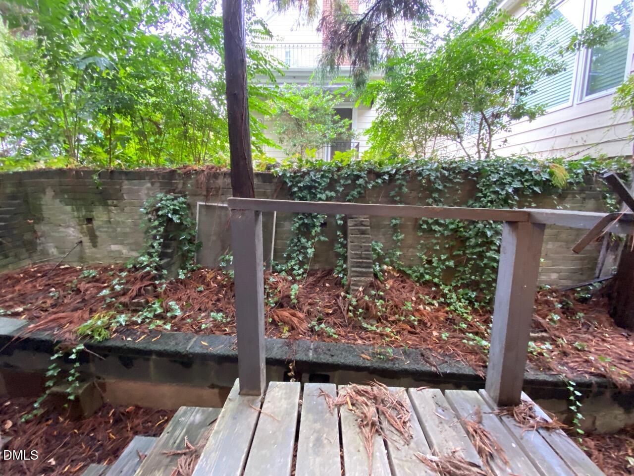 401 1/2 N Gregson Street