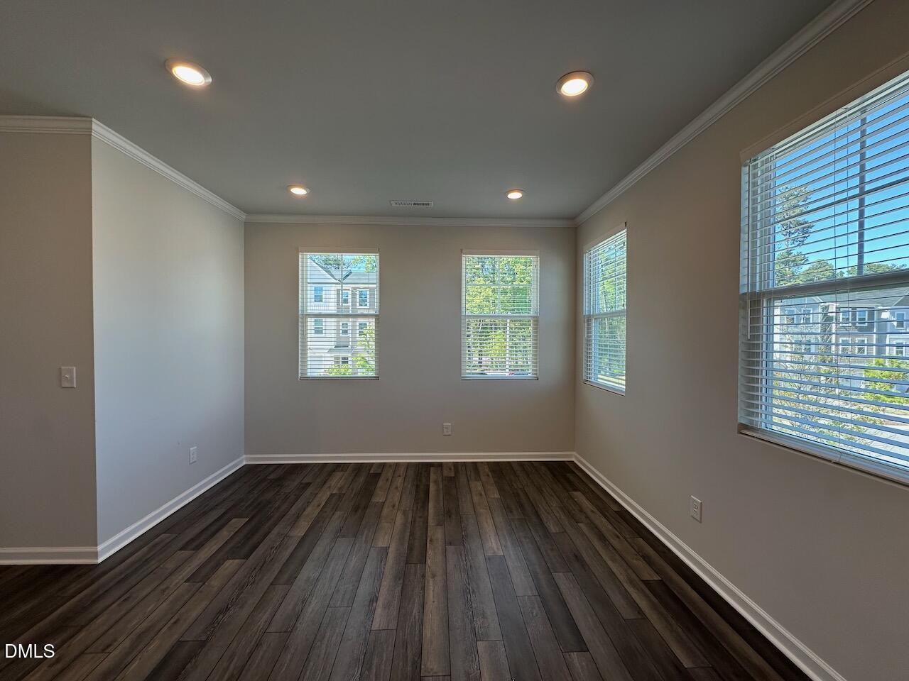 2521 Laurel Valley Way