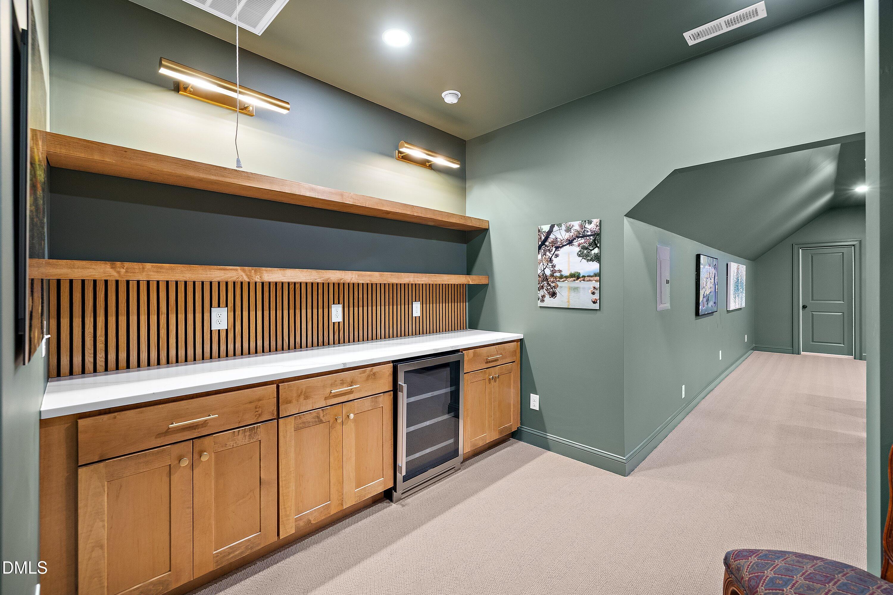 1536 Rock Dove Way