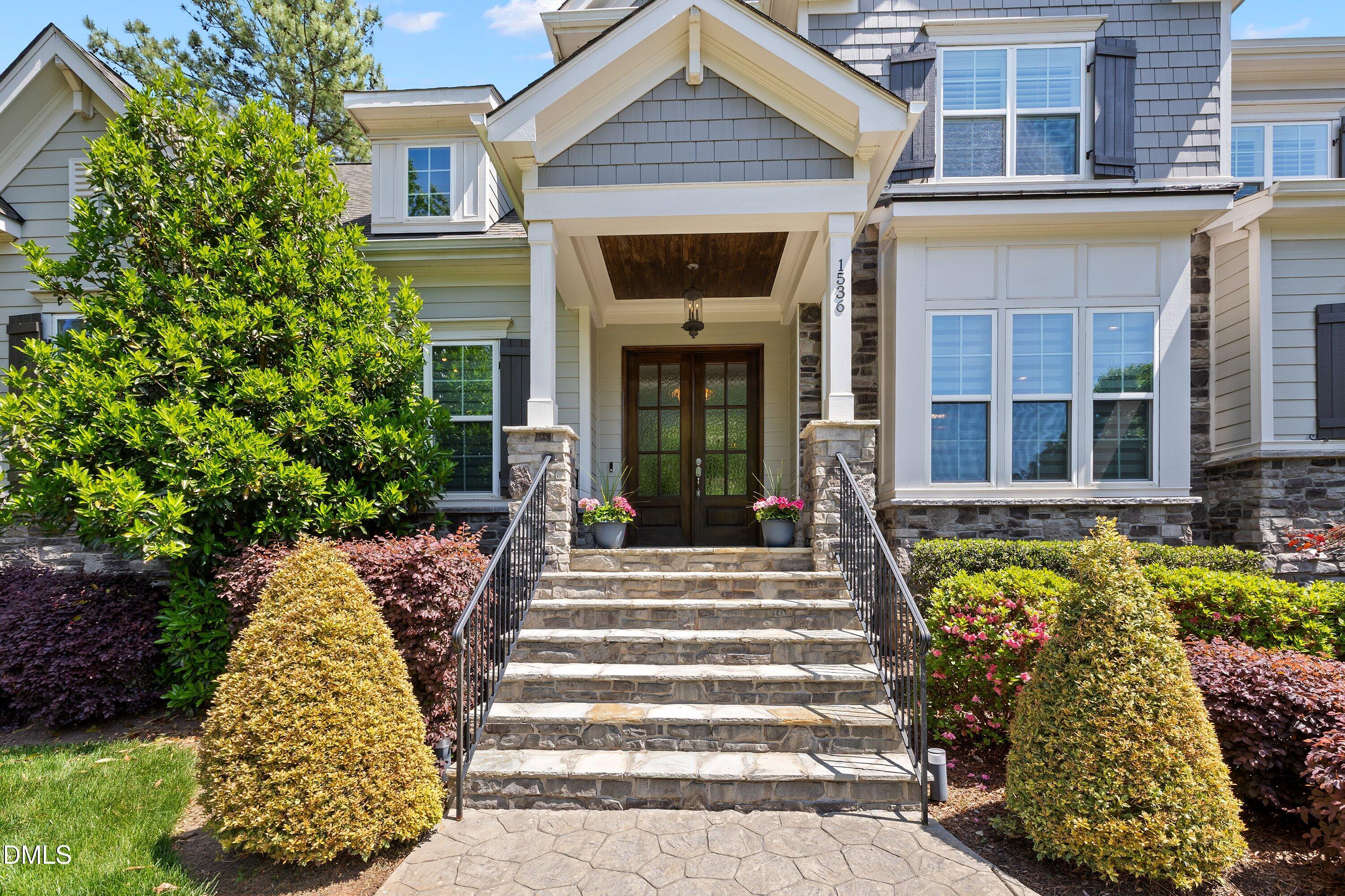 1536 Rock Dove Way