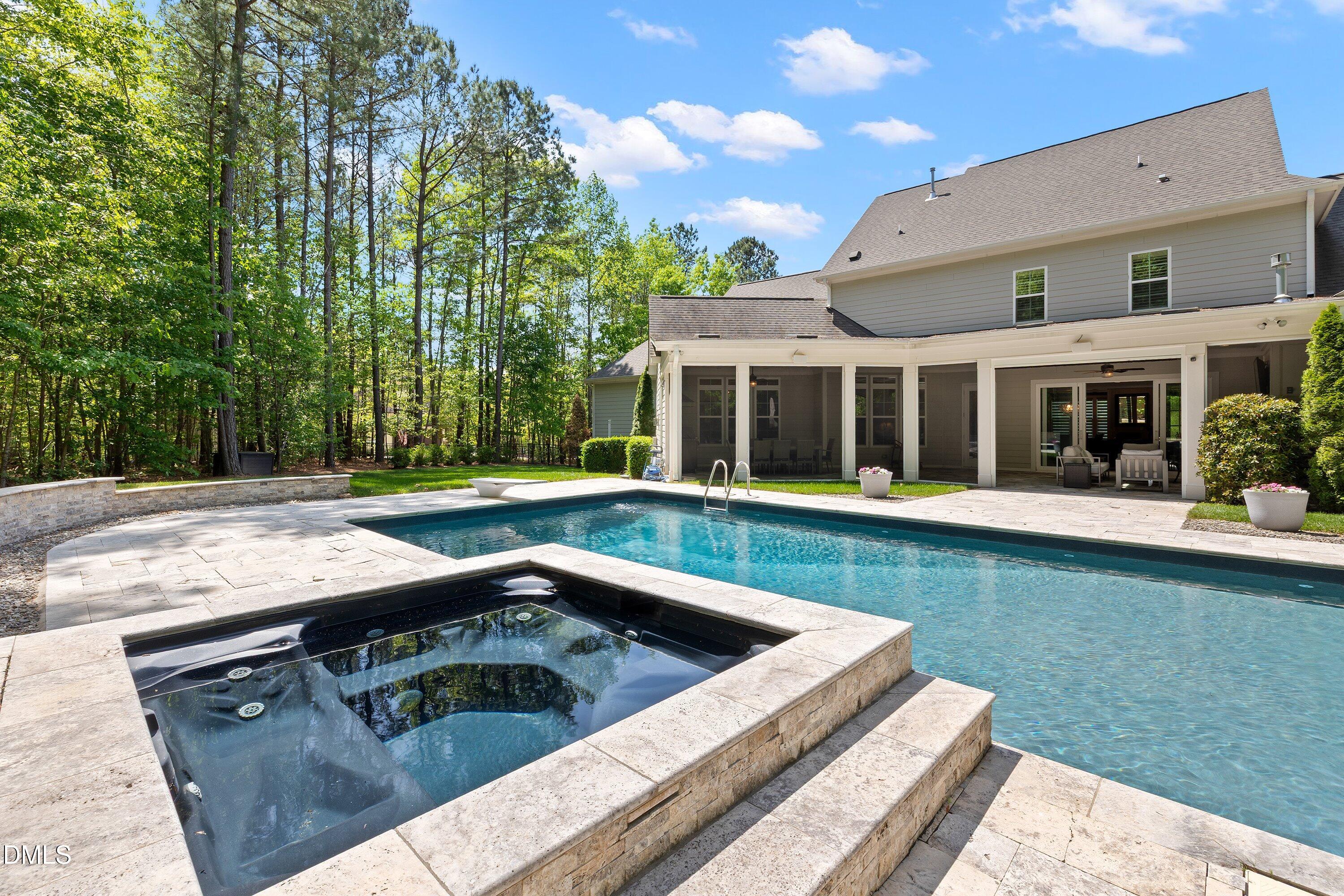 1536 Rock Dove Way