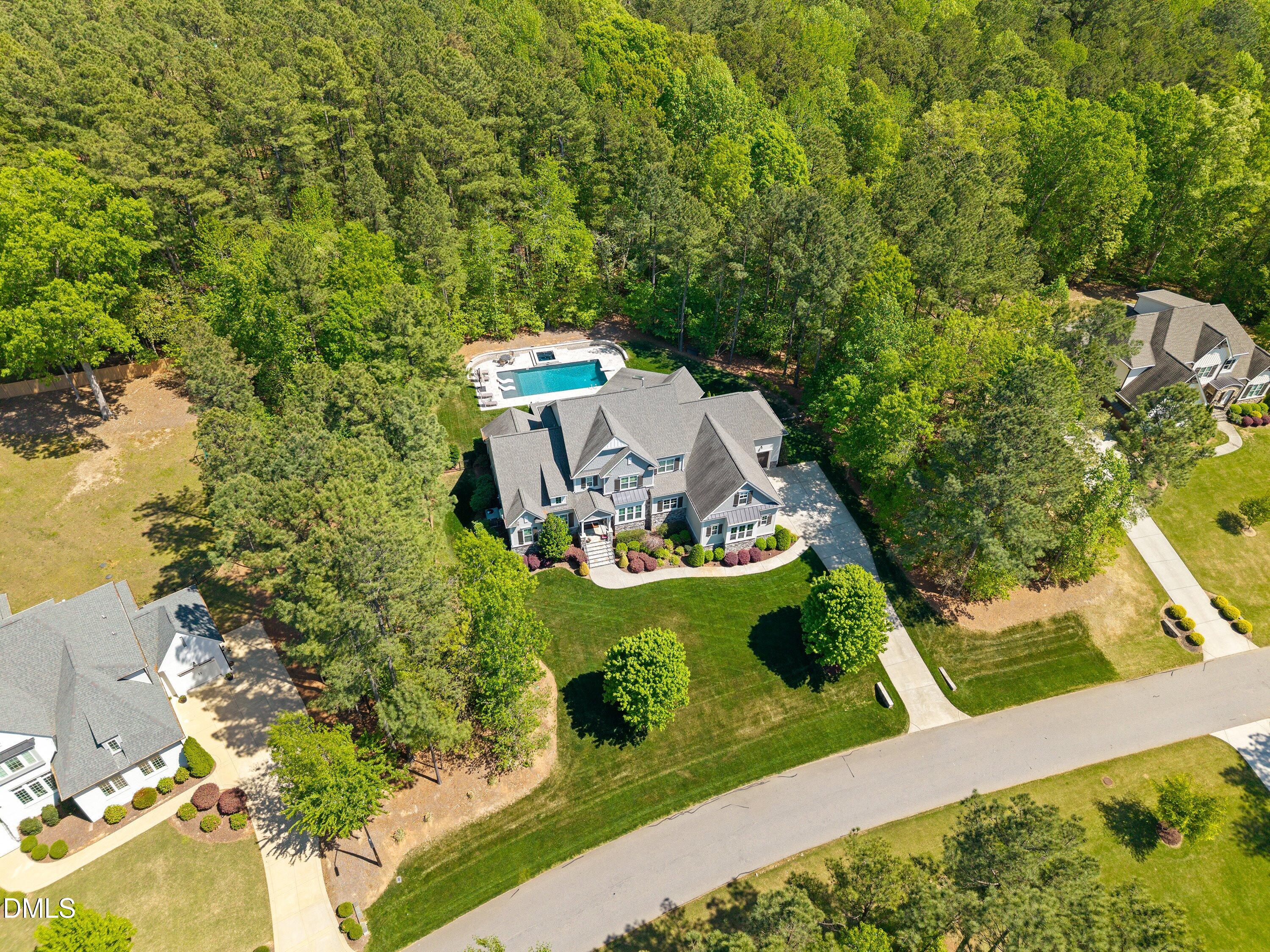 1536 Rock Dove Way