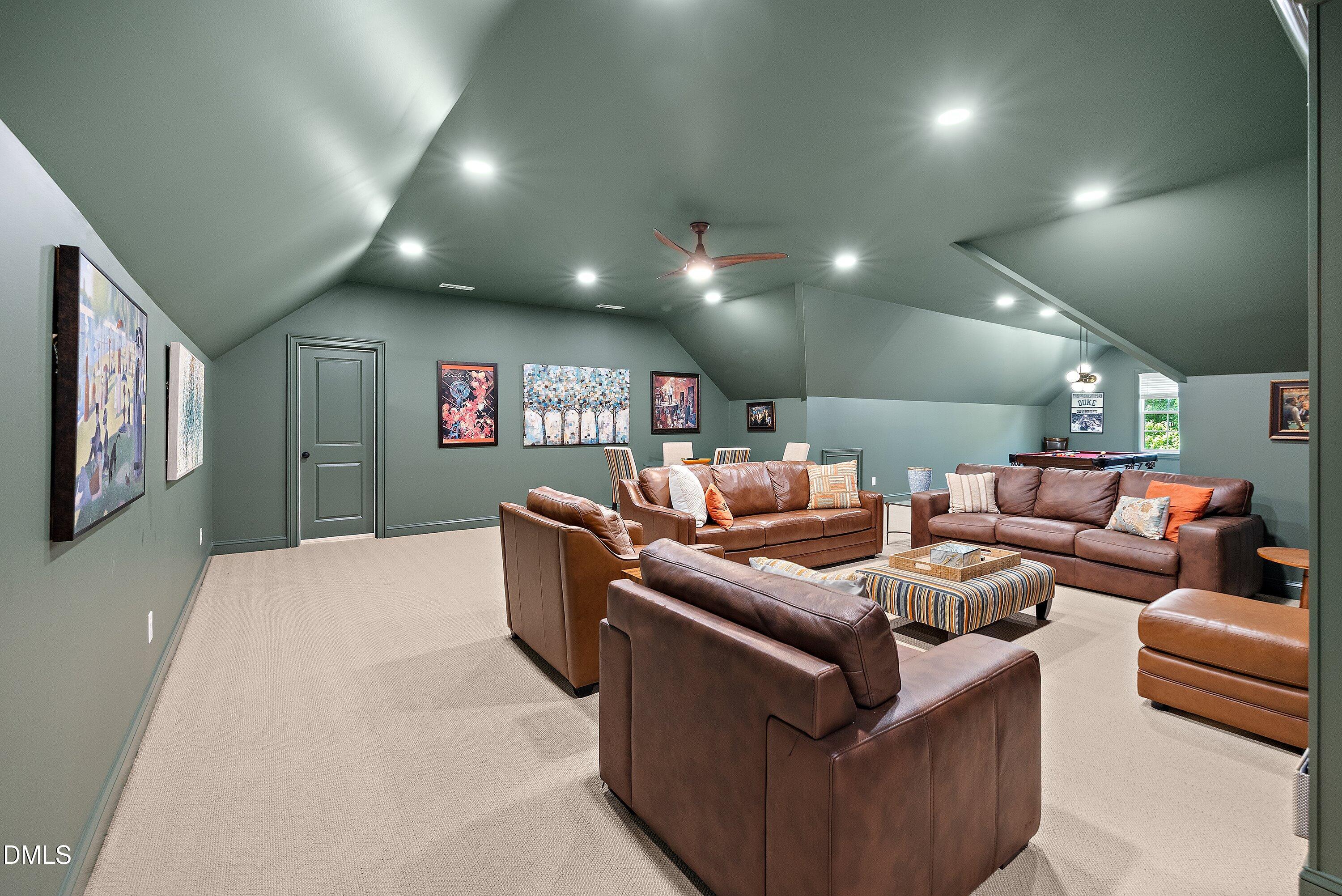 1536 Rock Dove Way