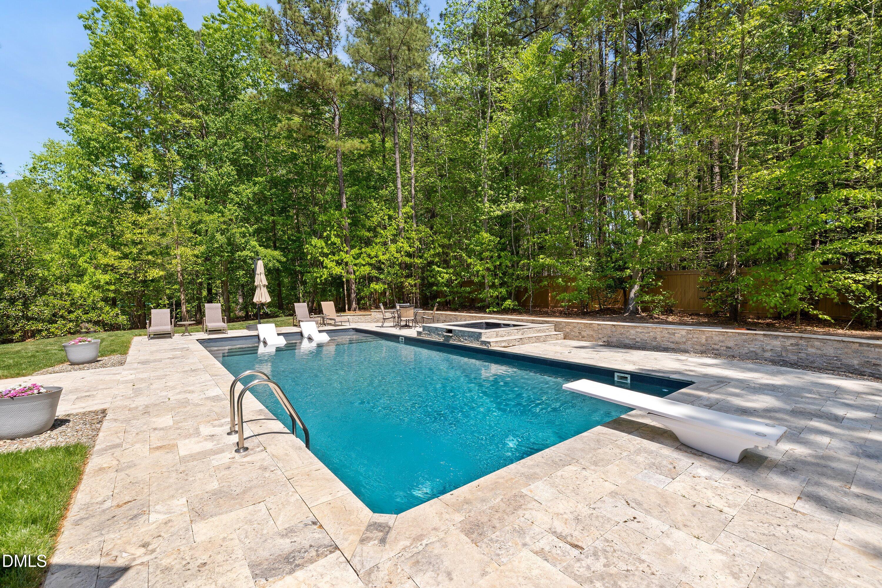 1536 Rock Dove Way