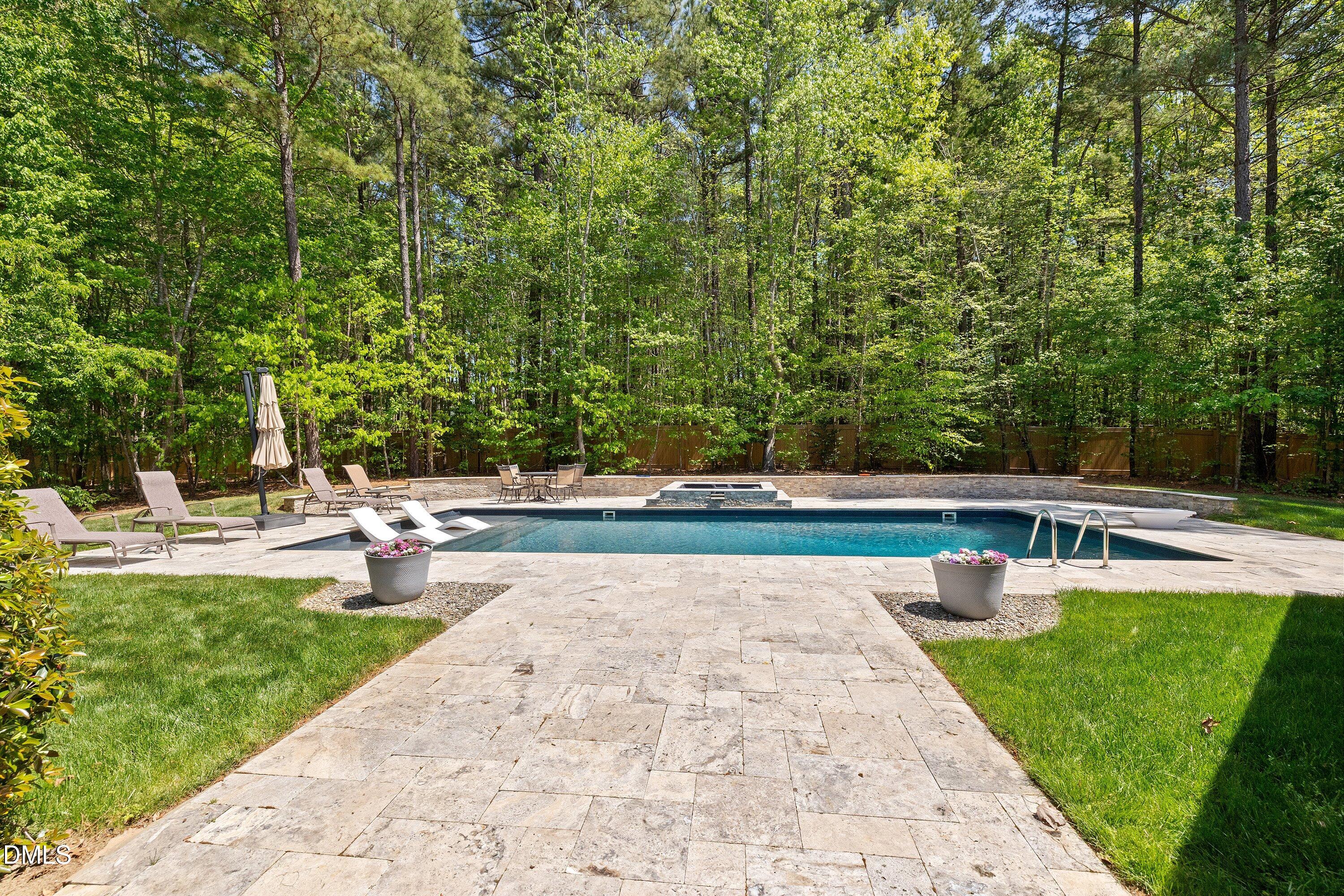 1536 Rock Dove Way