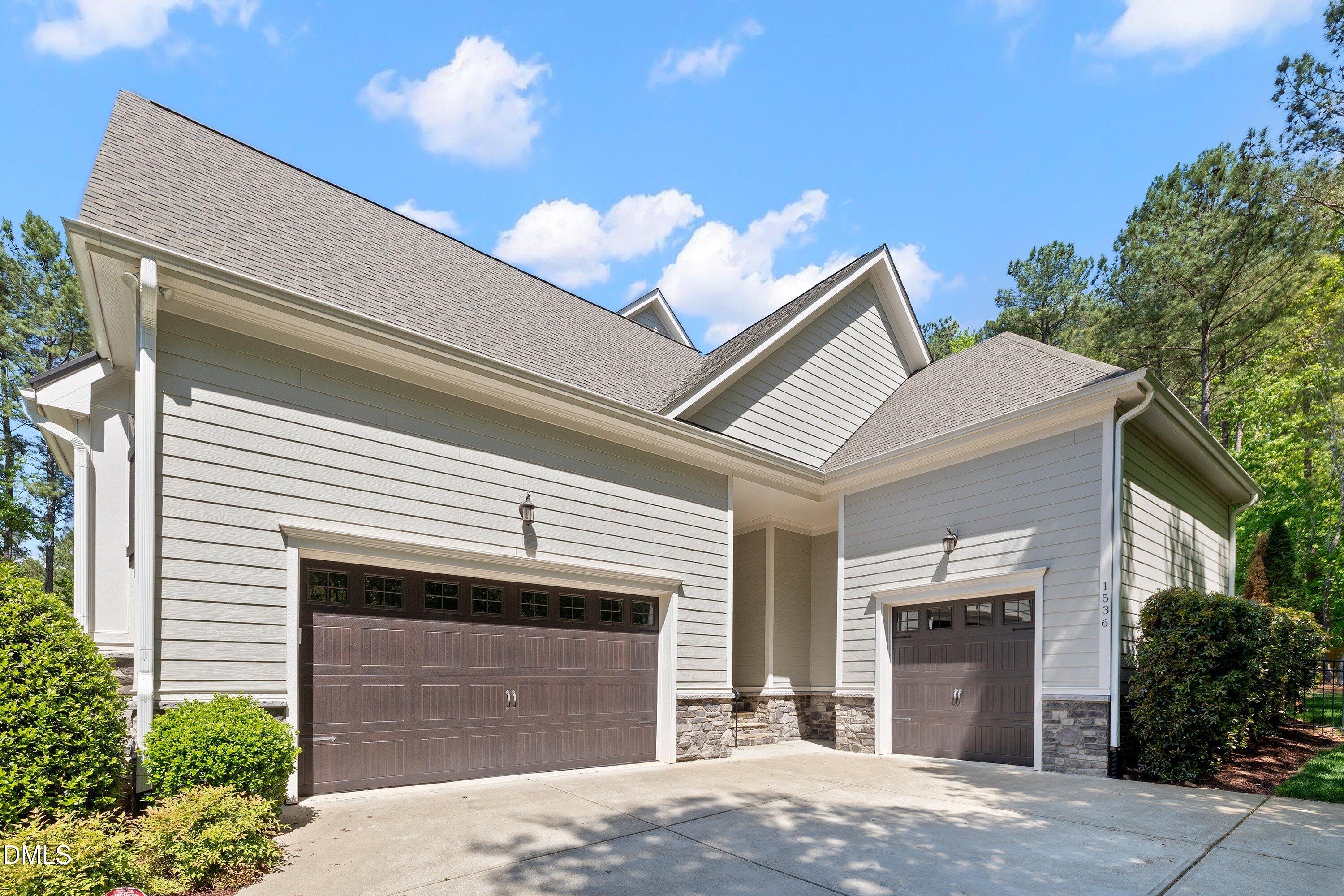 1536 Rock Dove Way