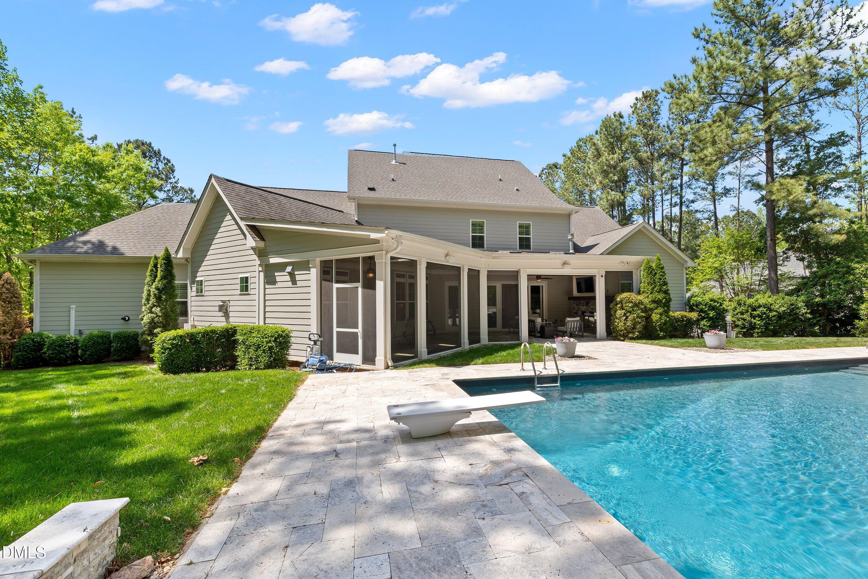 1536 Rock Dove Way