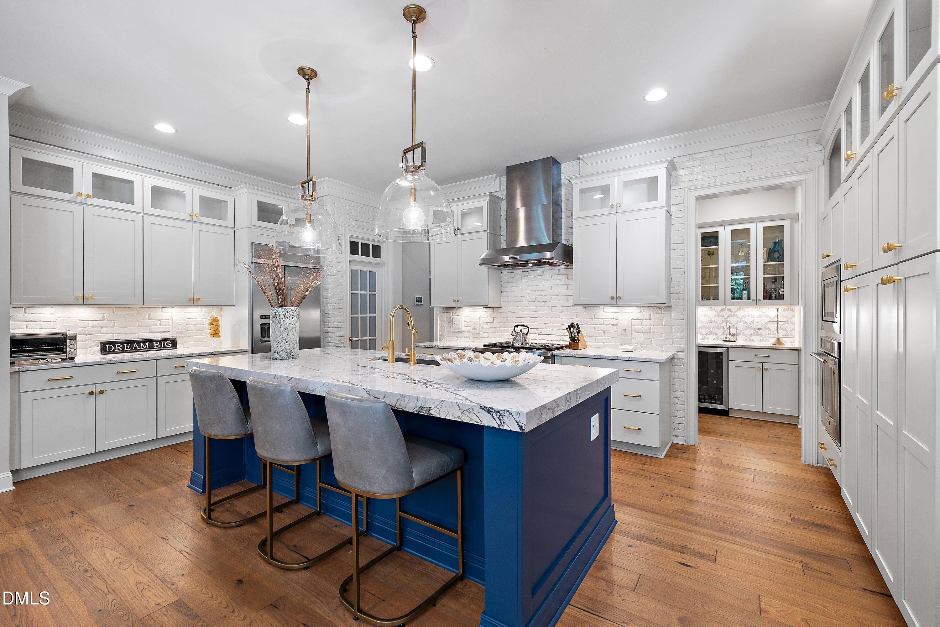 1536 Rock Dove Way