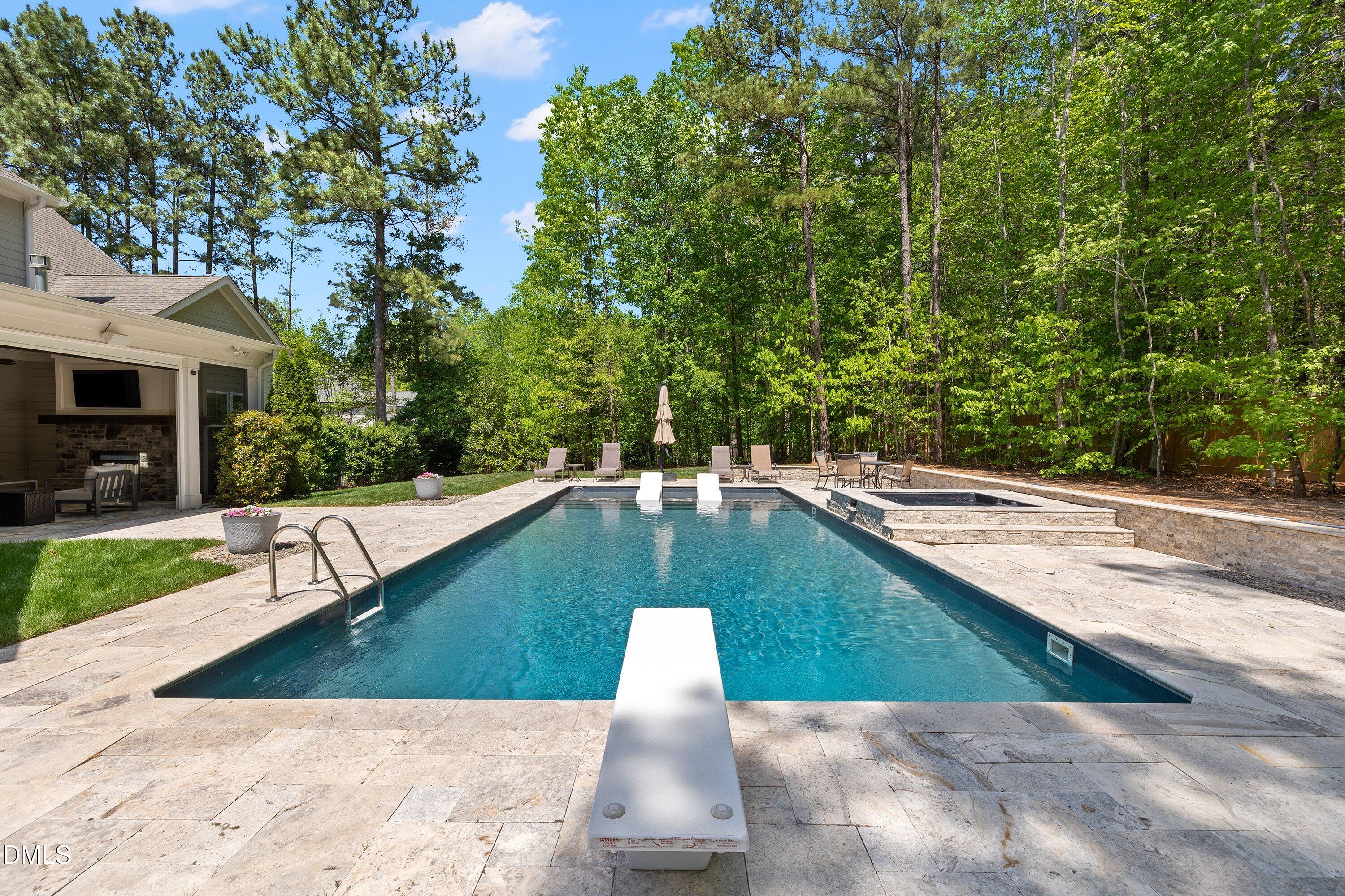 1536 Rock Dove Way