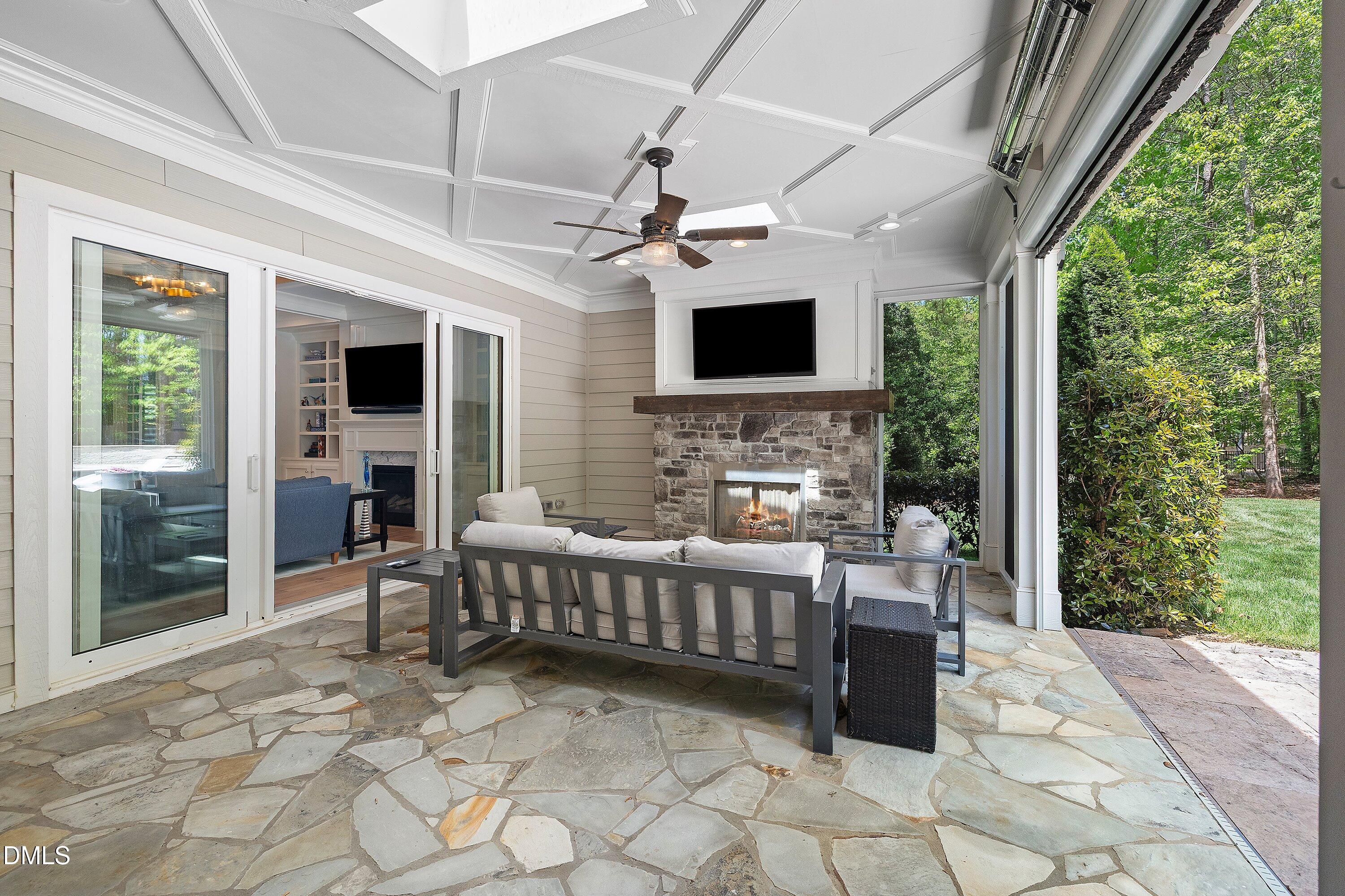 1536 Rock Dove Way