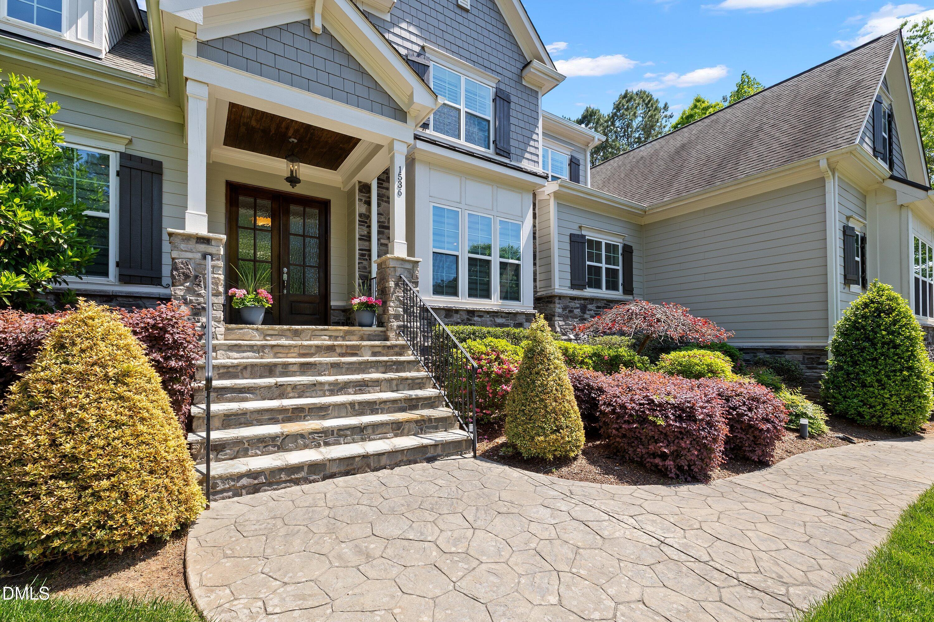 1536 Rock Dove Way