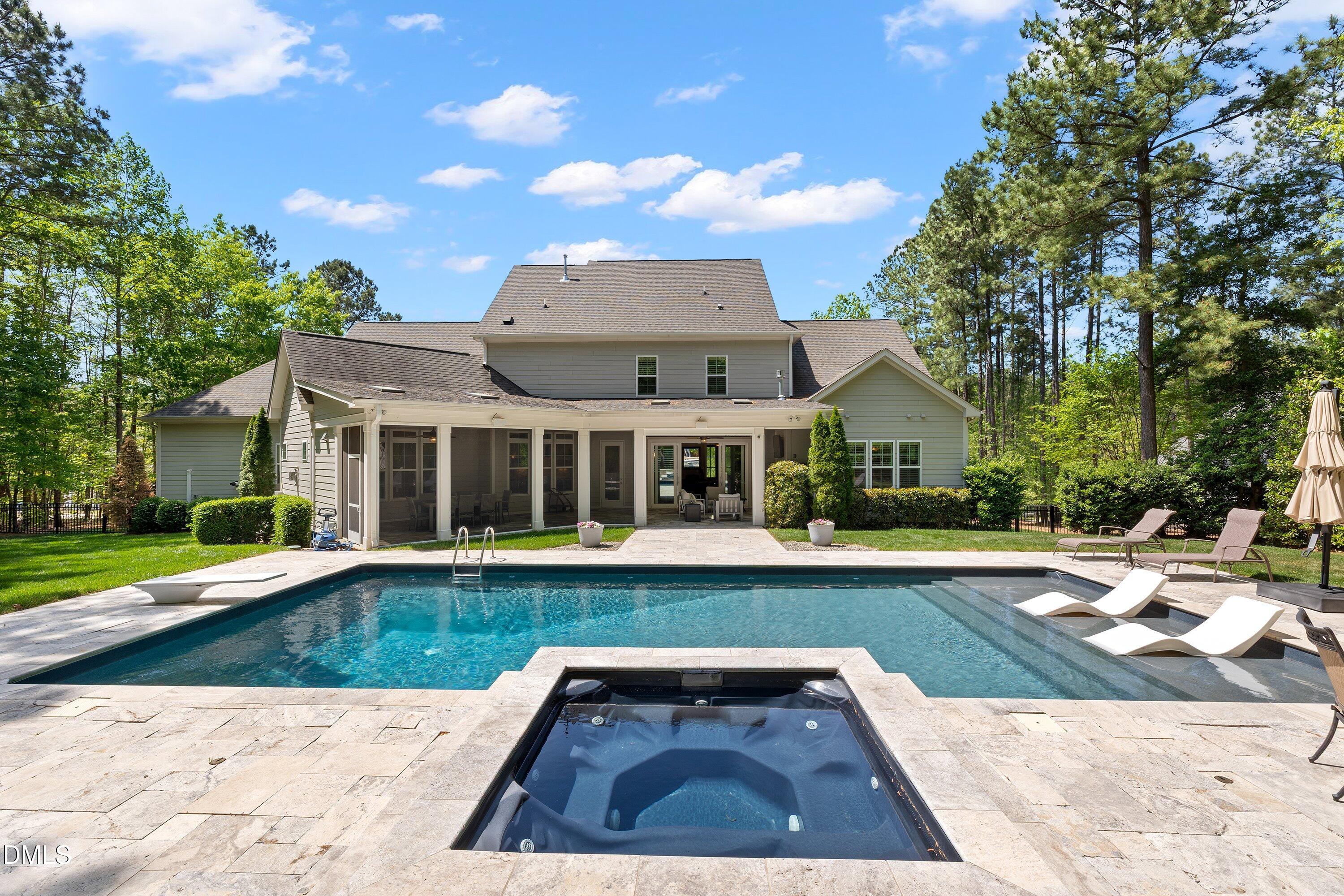 1536 Rock Dove Way