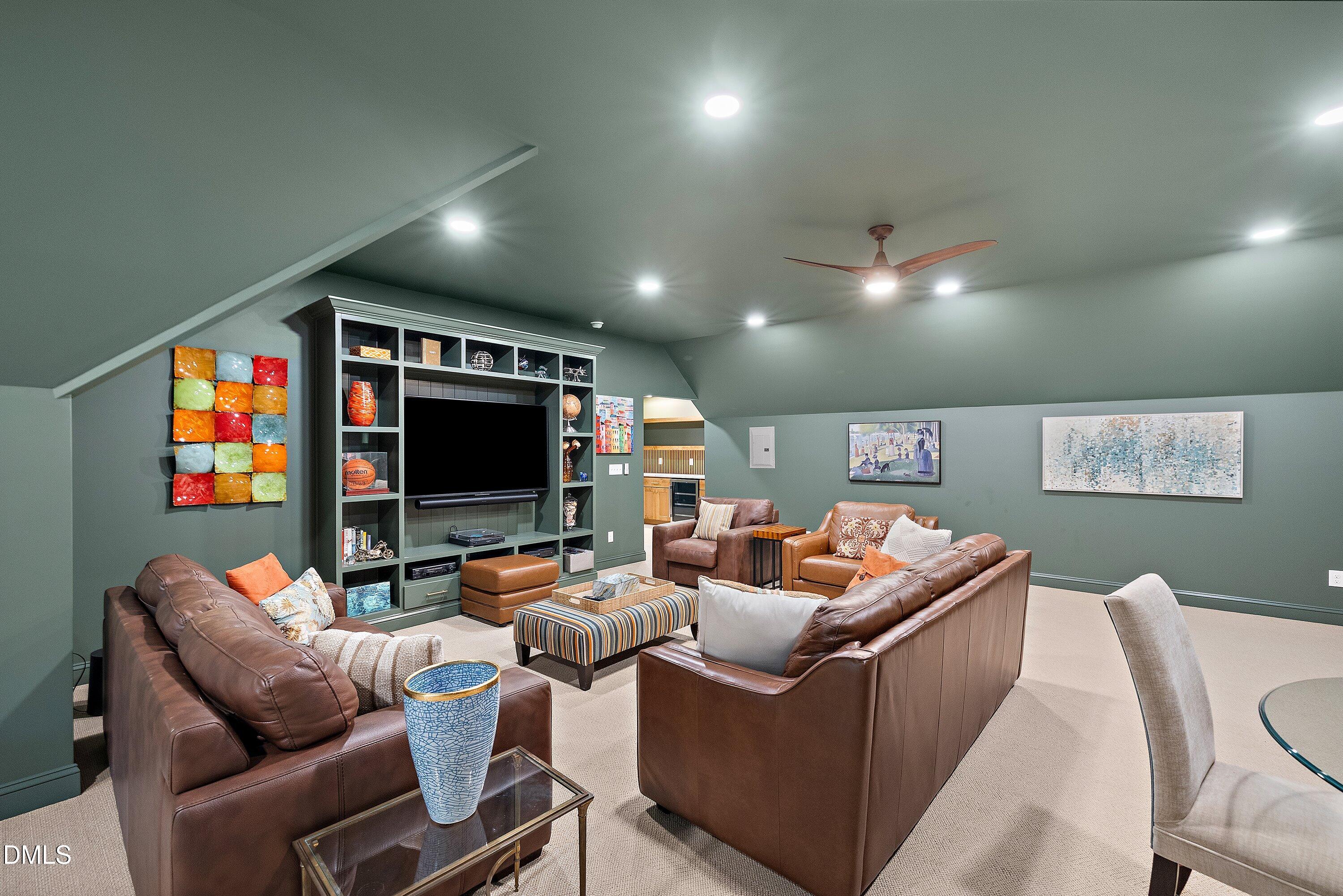 1536 Rock Dove Way