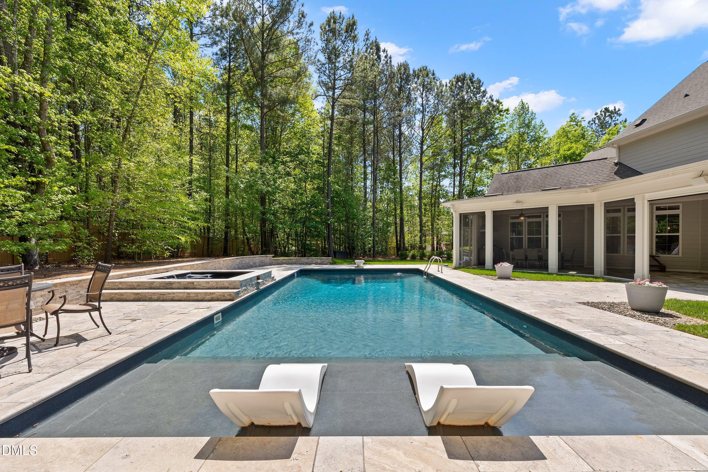 1536 Rock Dove Way