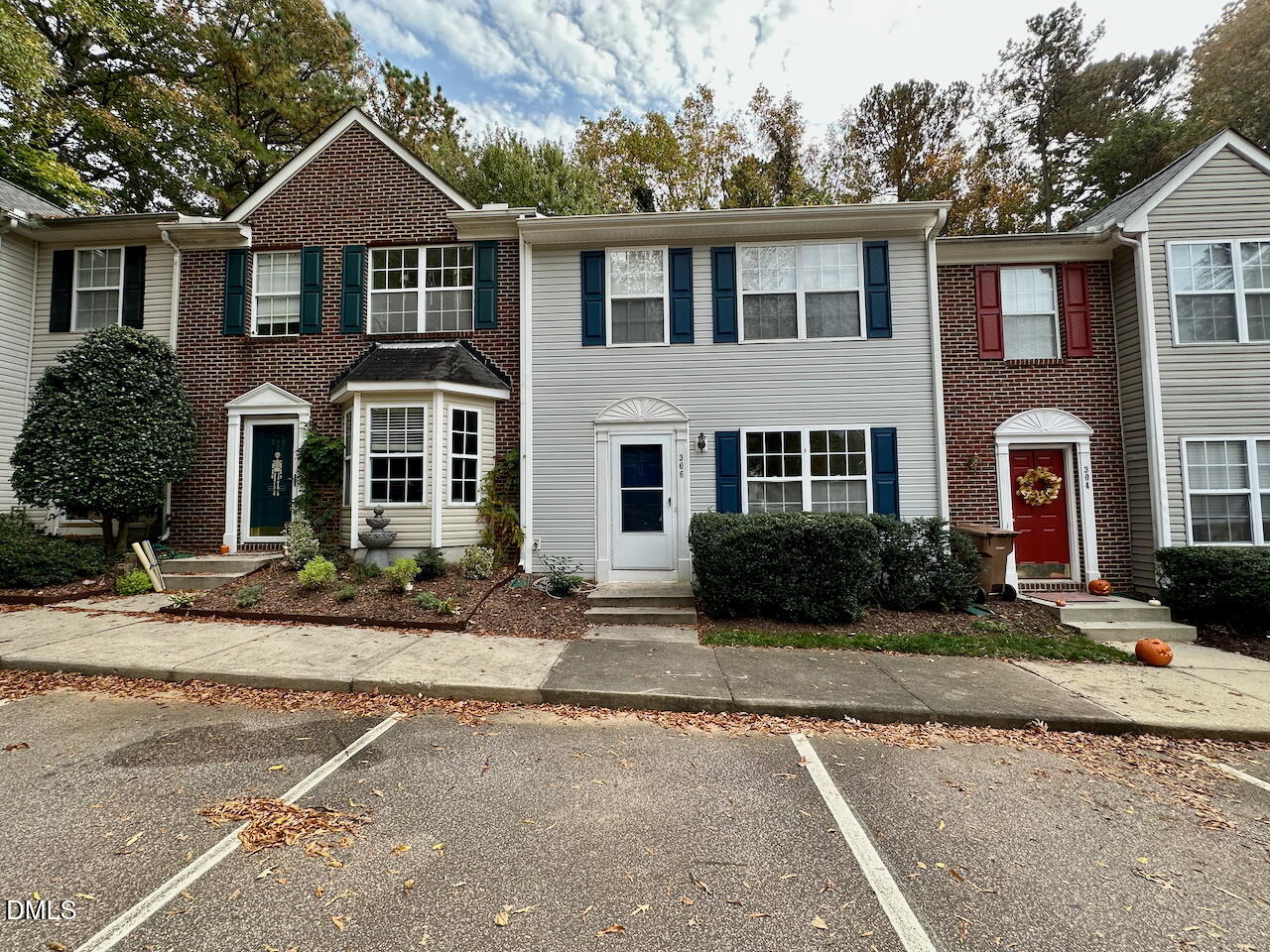 306 Black Bird Court