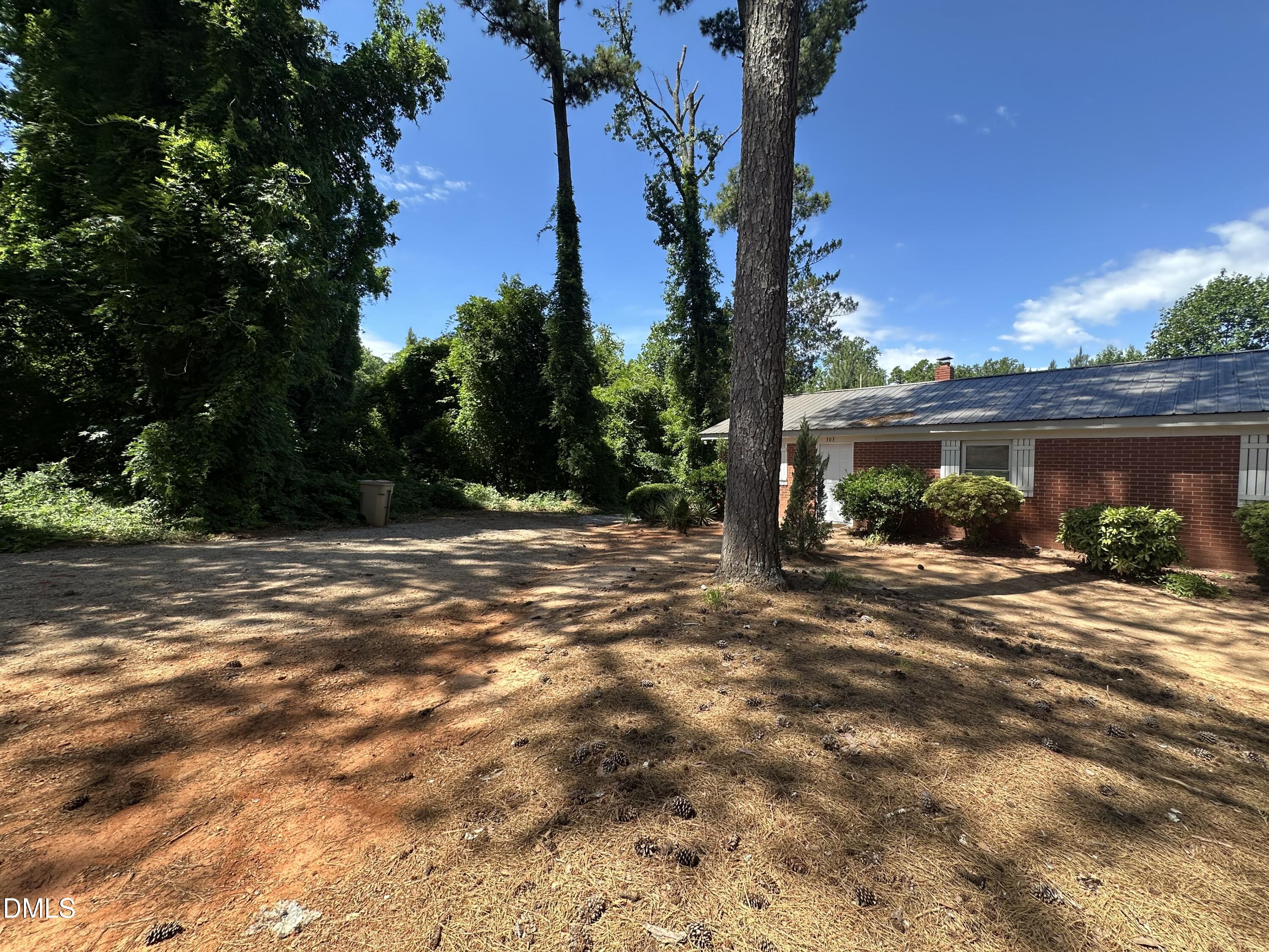 303 Weston Road