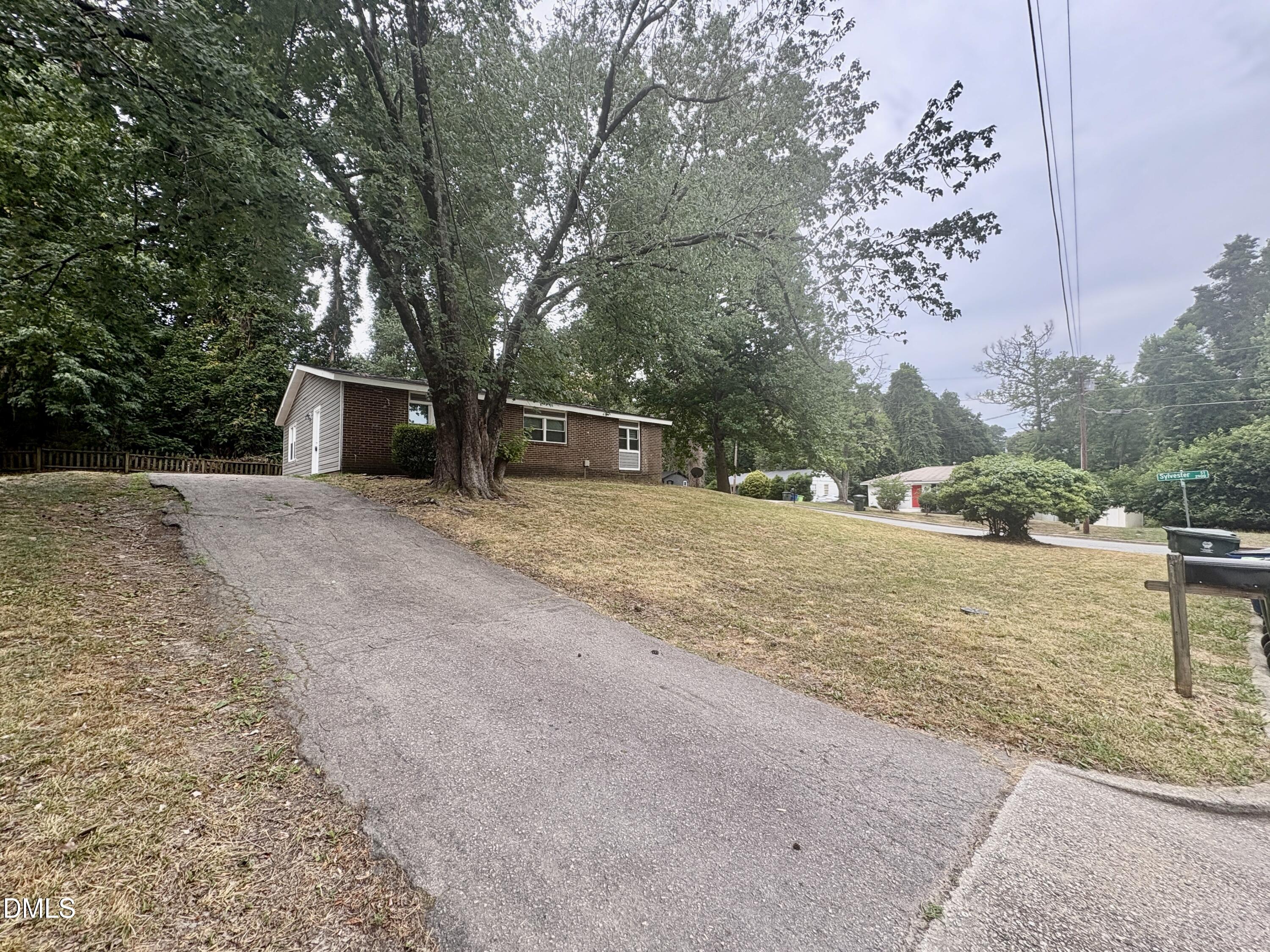 1100 Savannah Drive