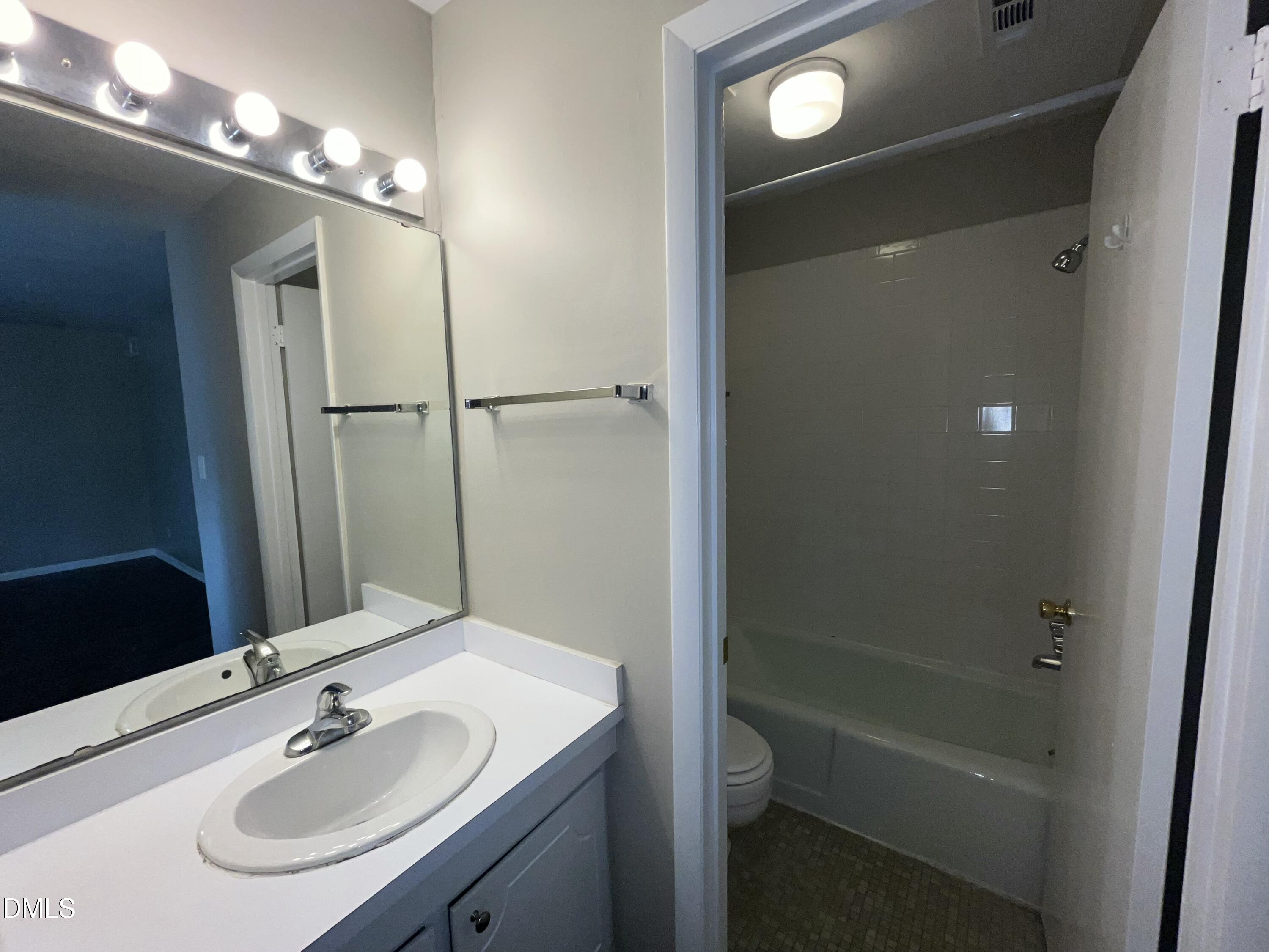 1022 Sandlin Place Apt J