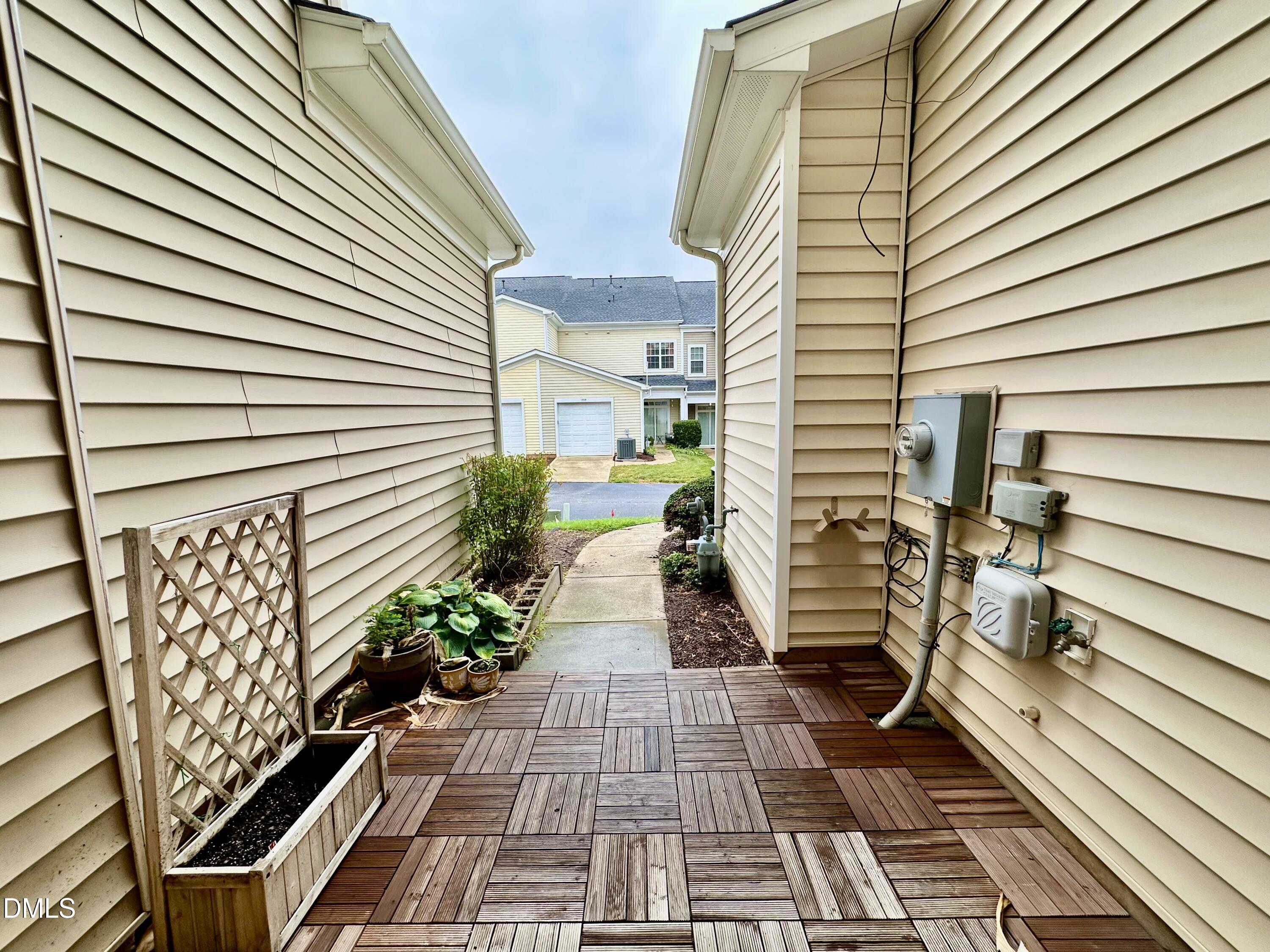 513 Dragby Lane