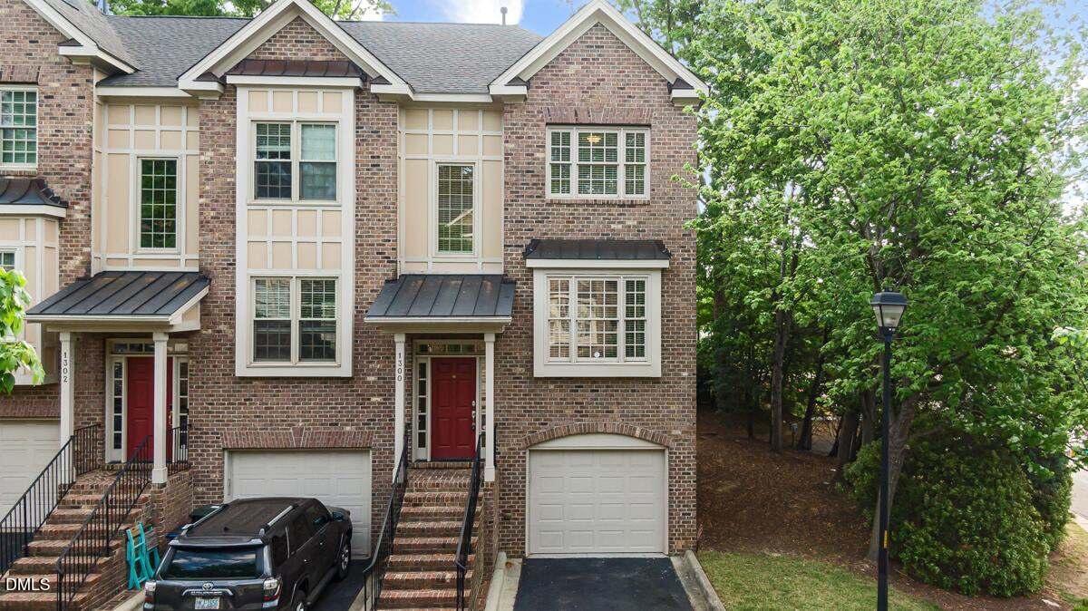 1300 Cameron View Court
