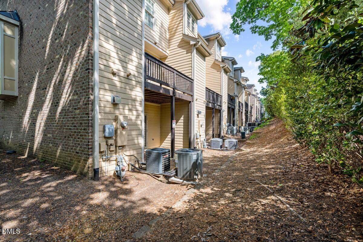 1300 Cameron View Court