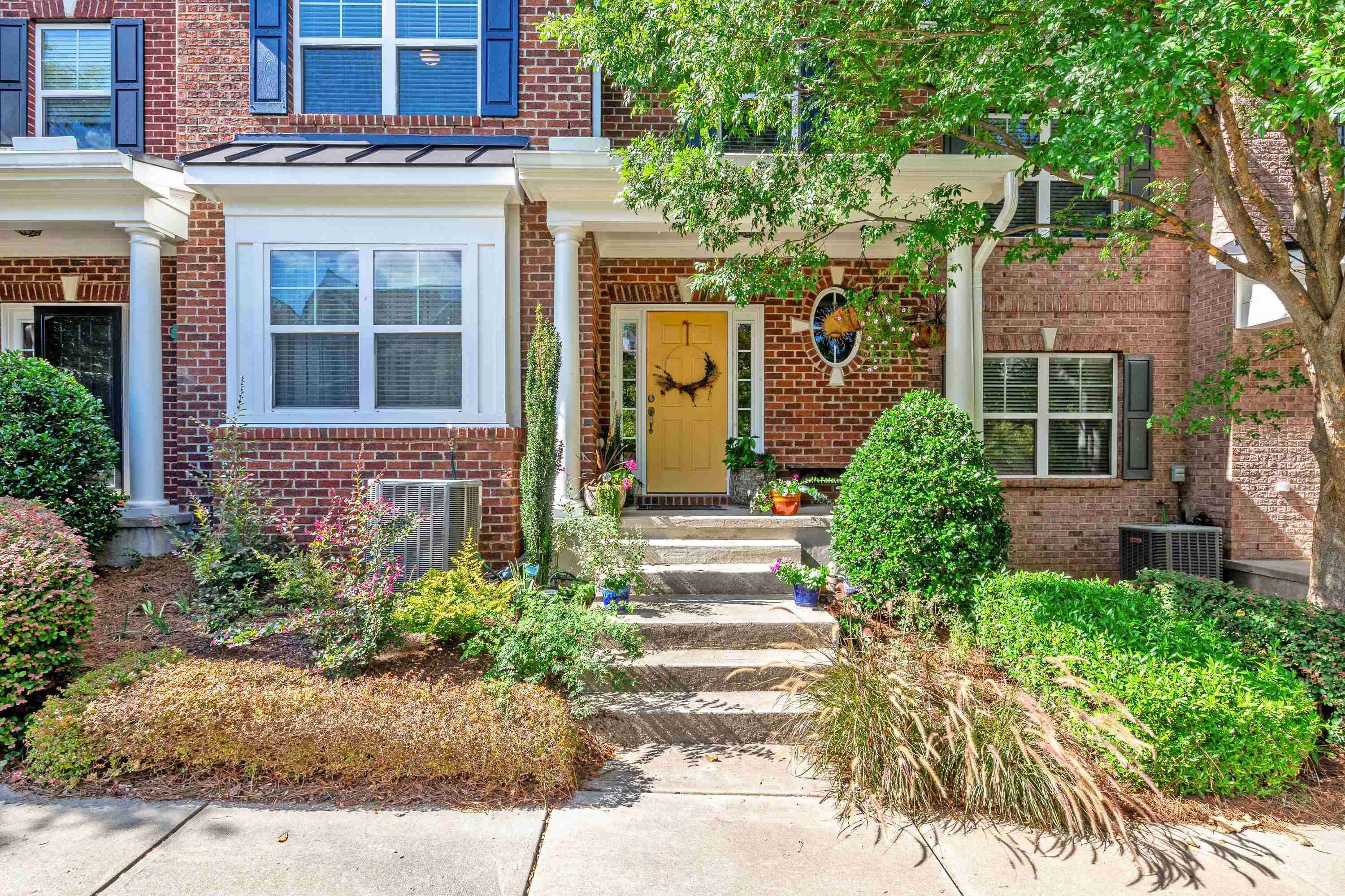 2027 Weston Green Loop