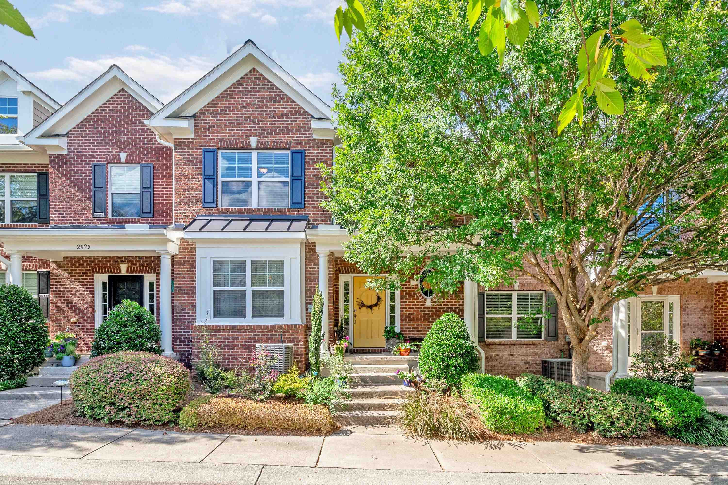 2027 Weston Green Loop