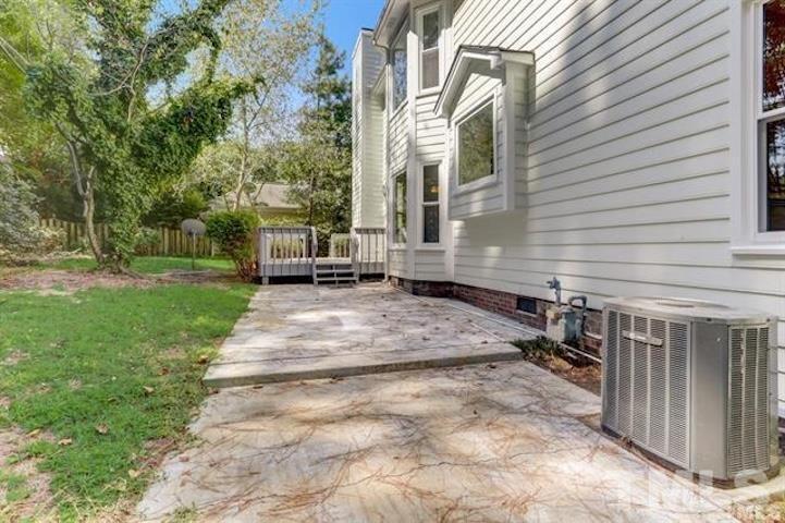 5509 Harrington Grove Drive