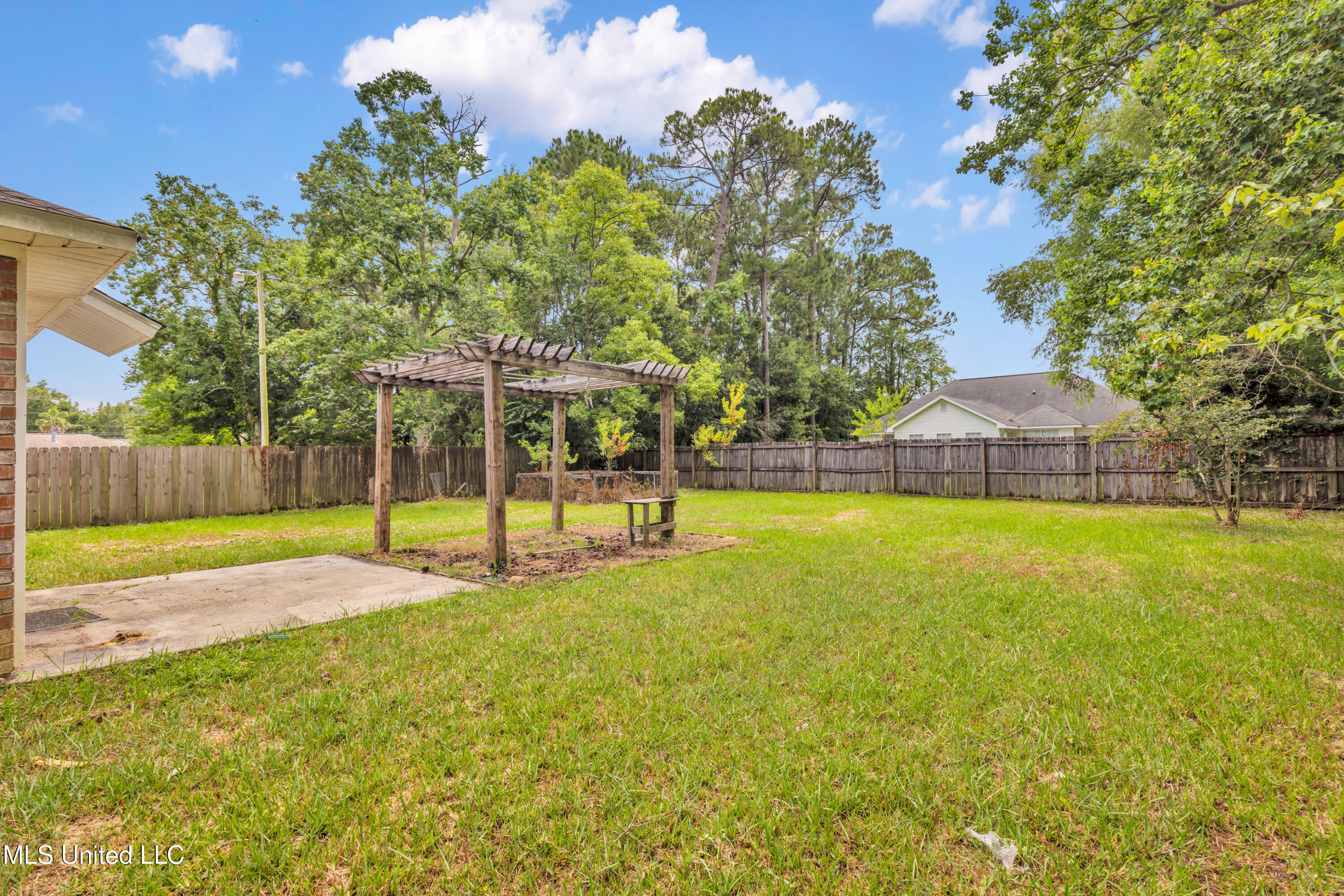 3201 Beachview Drive