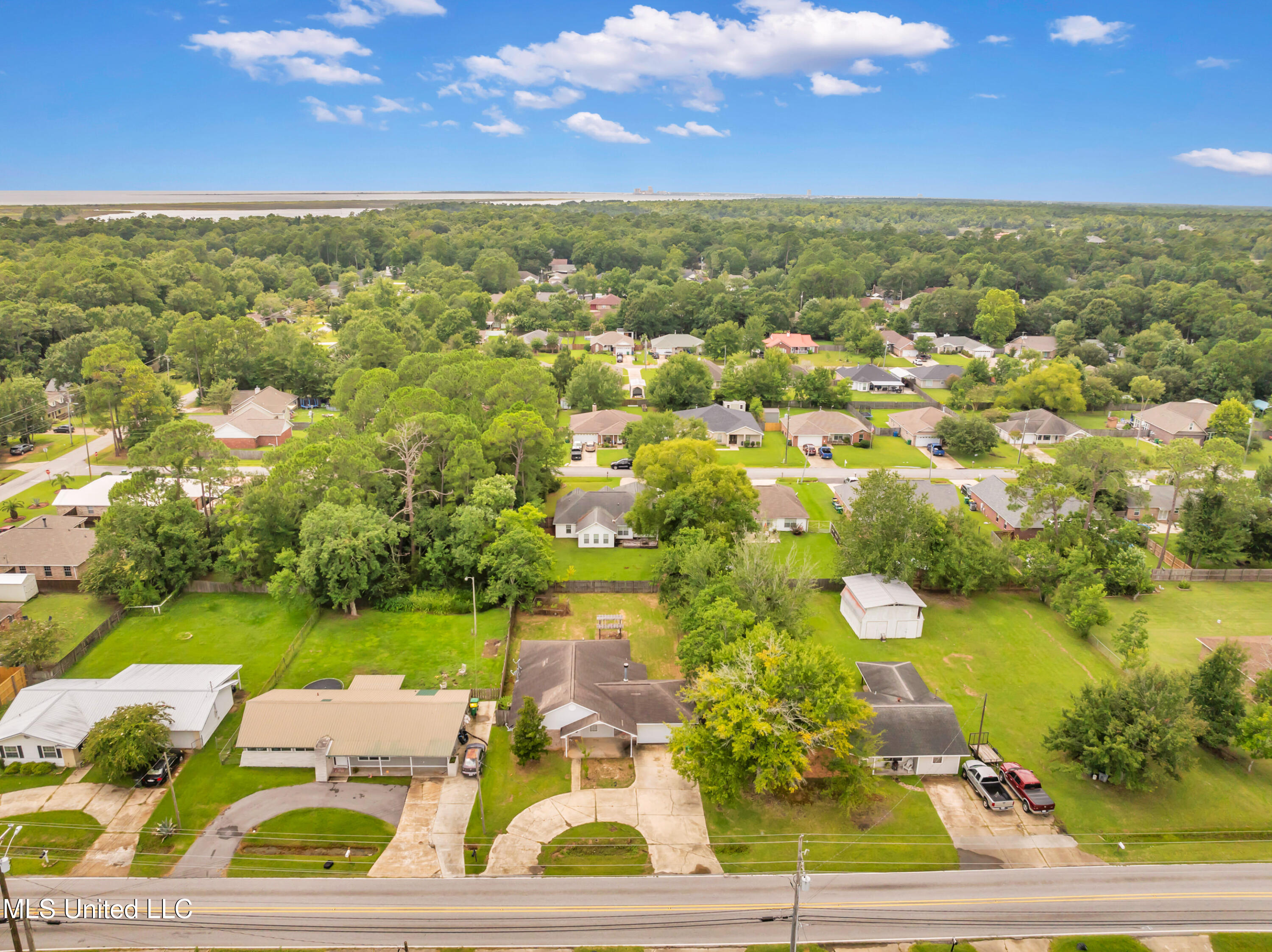 3201 Beachview Drive