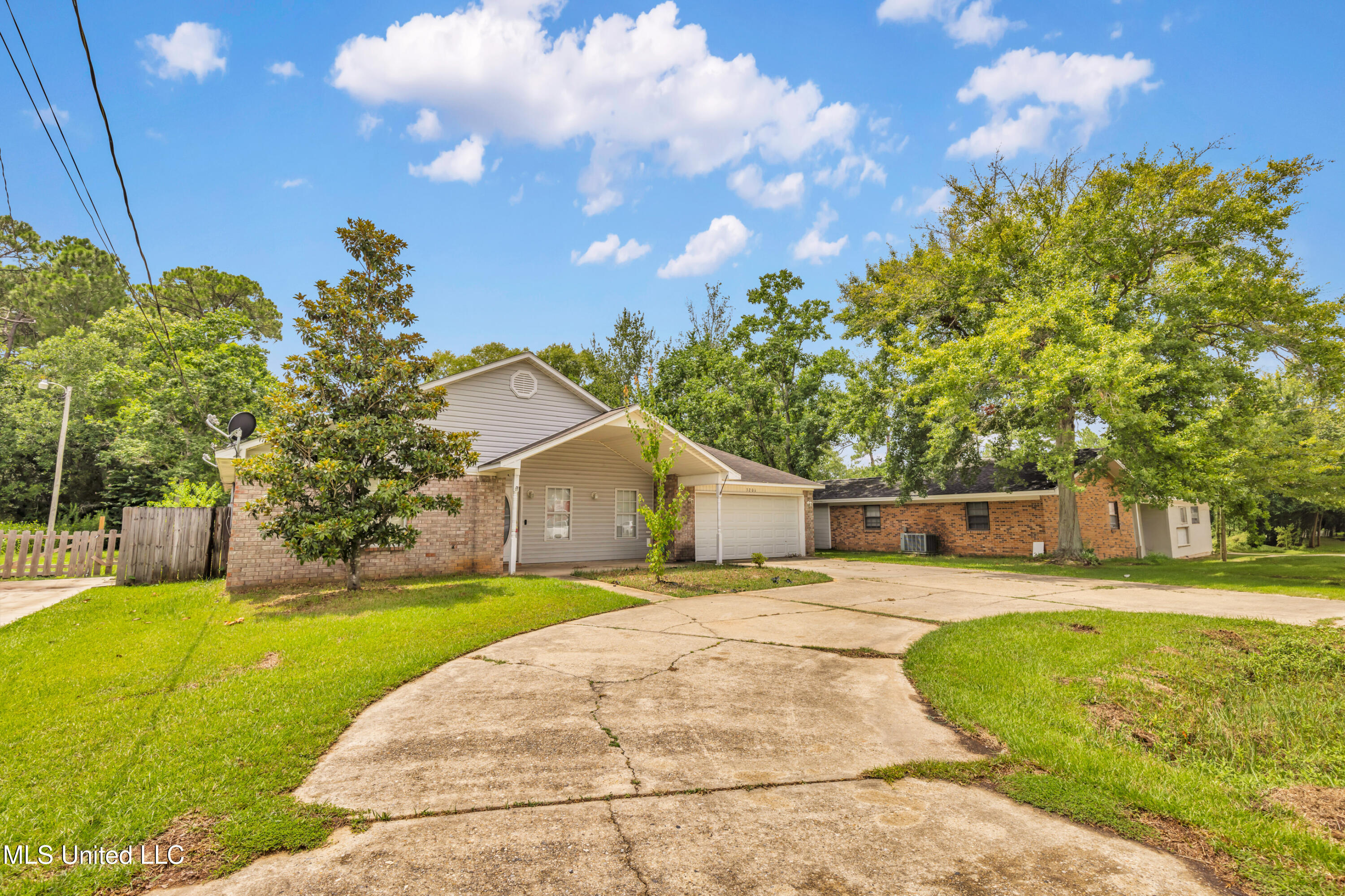 3201 Beachview Drive