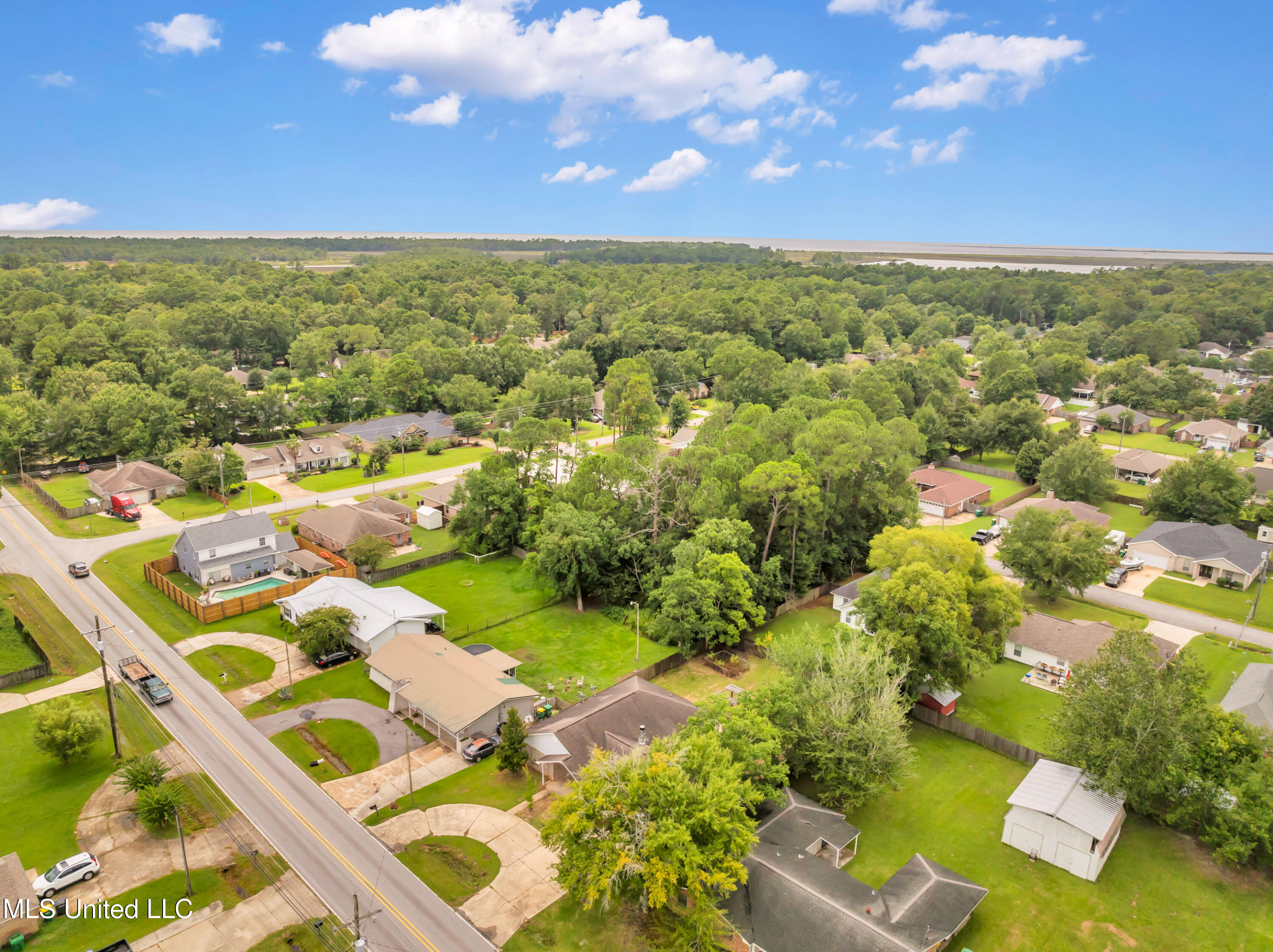 3201 Beachview Drive