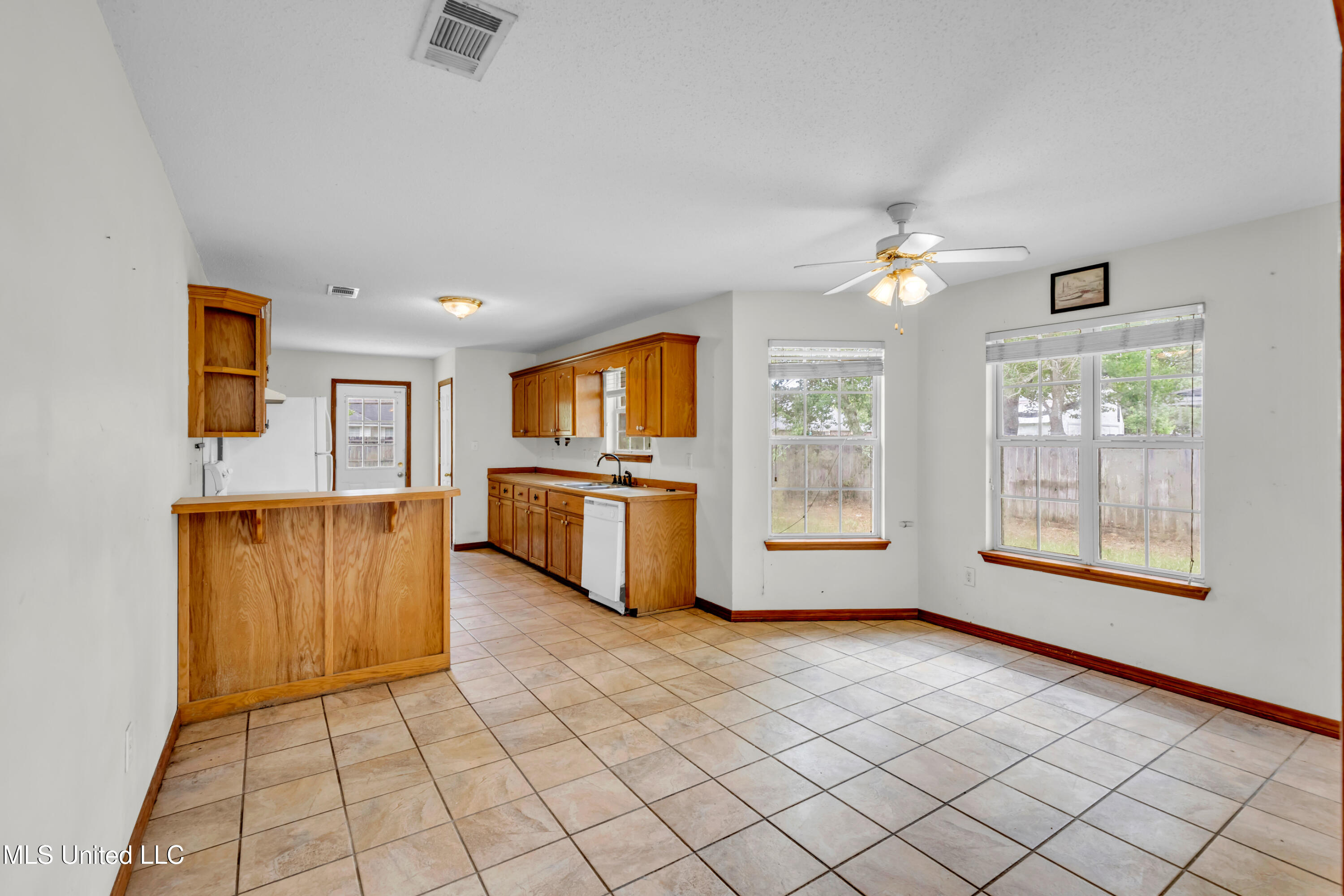 3201 Beachview Drive