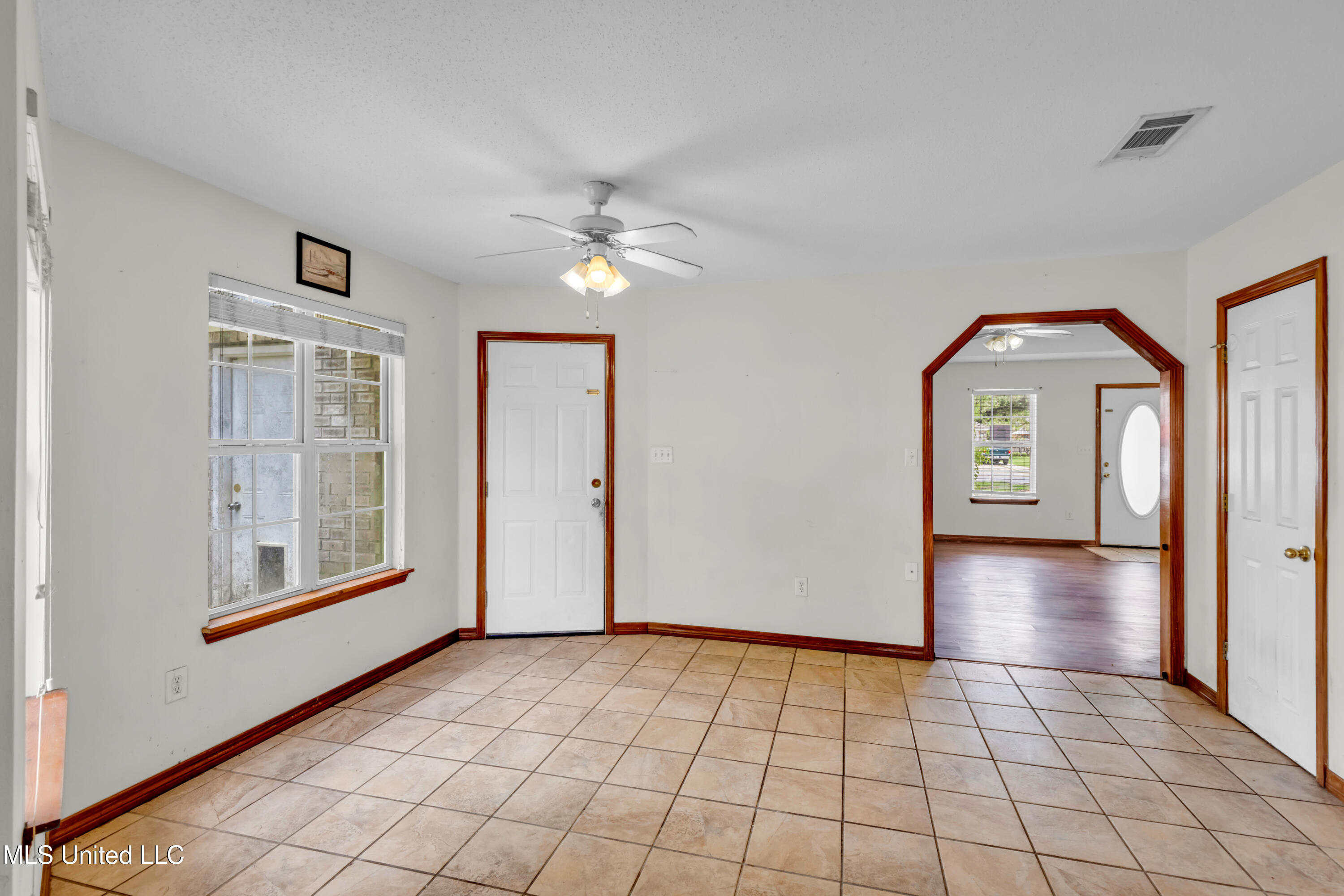 3201 Beachview Drive