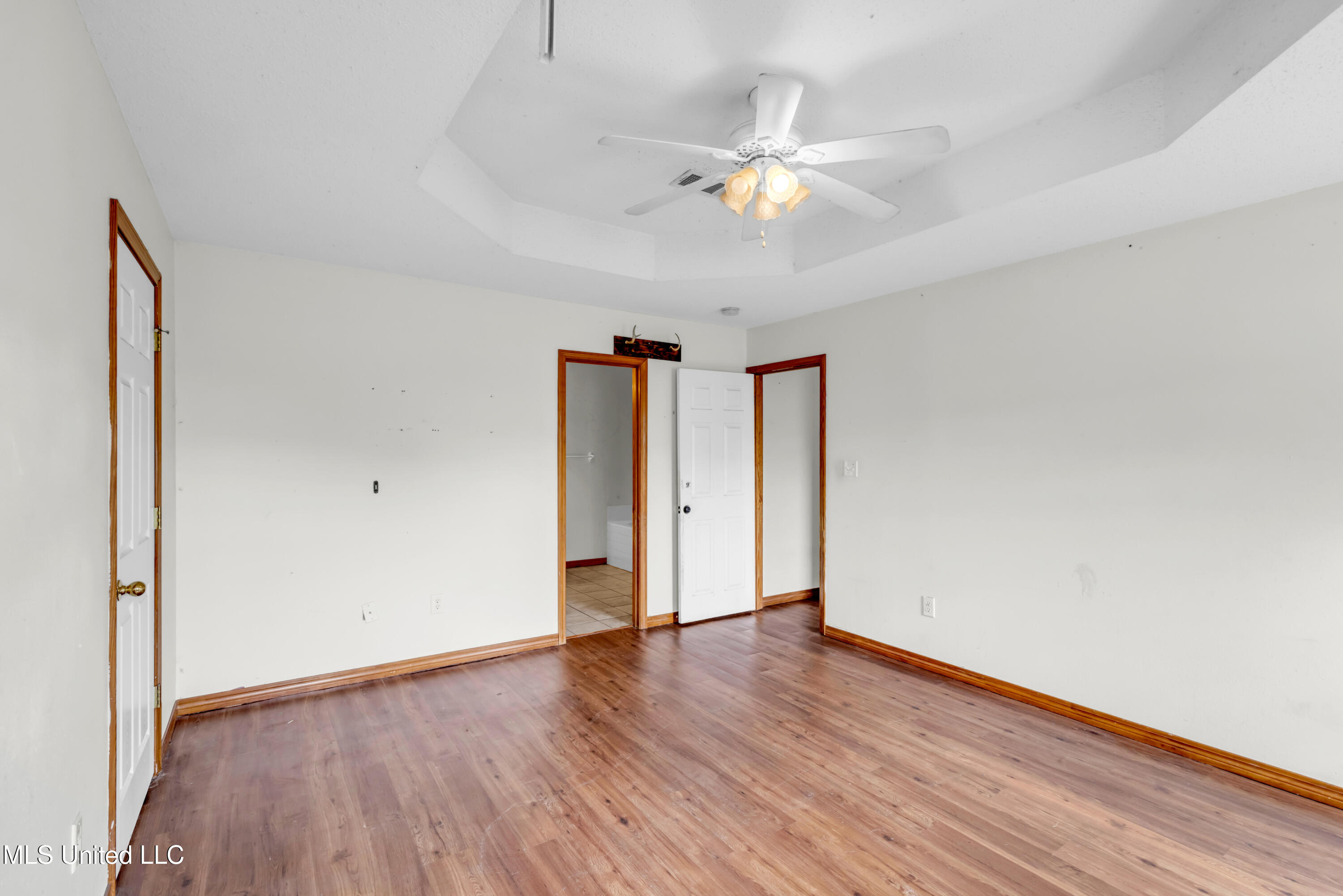 3201 Beachview Drive