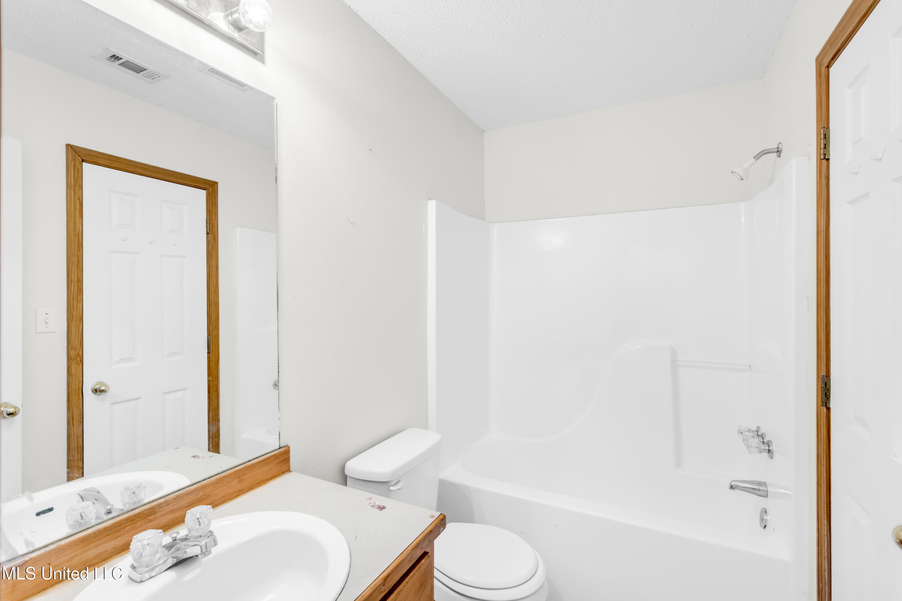 3201 Beachview Drive