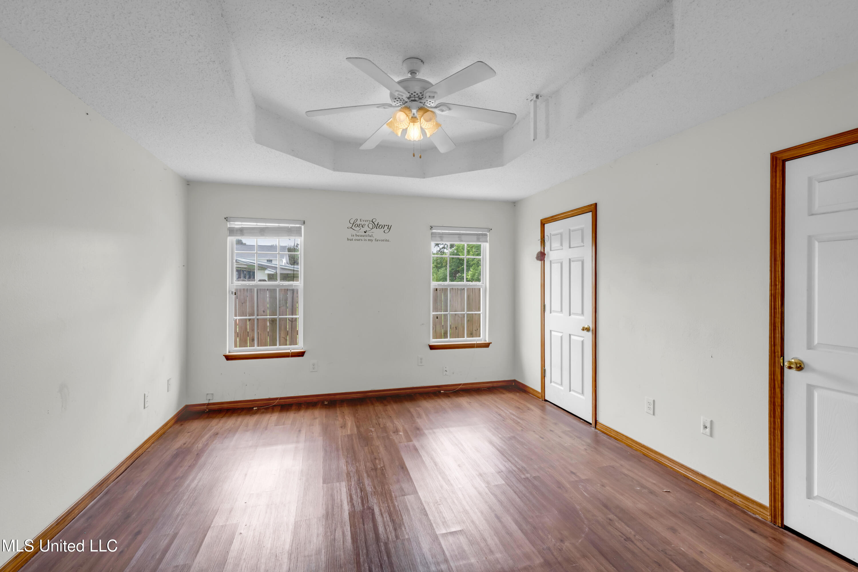 3201 Beachview Drive