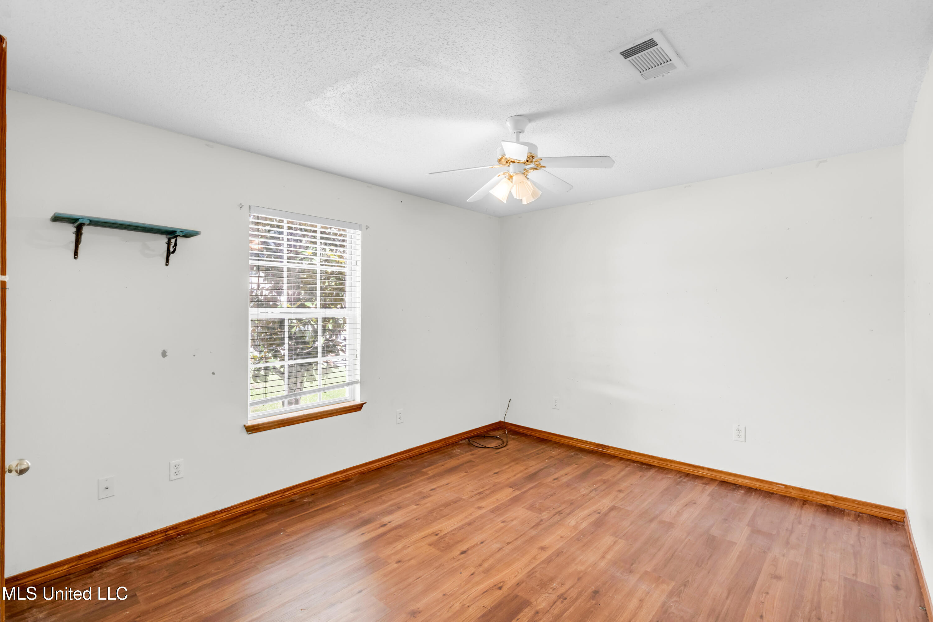 3201 Beachview Drive