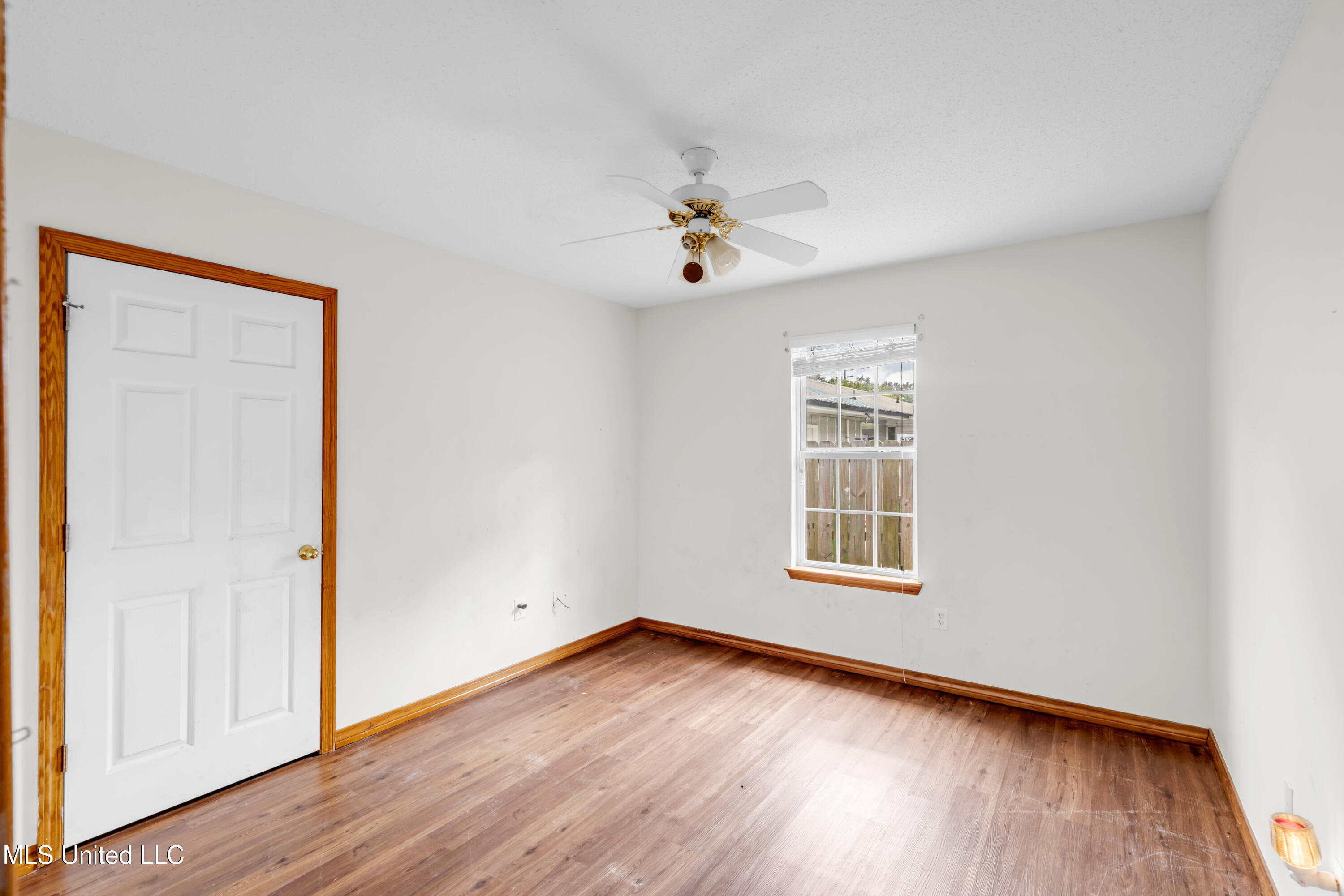 3201 Beachview Drive