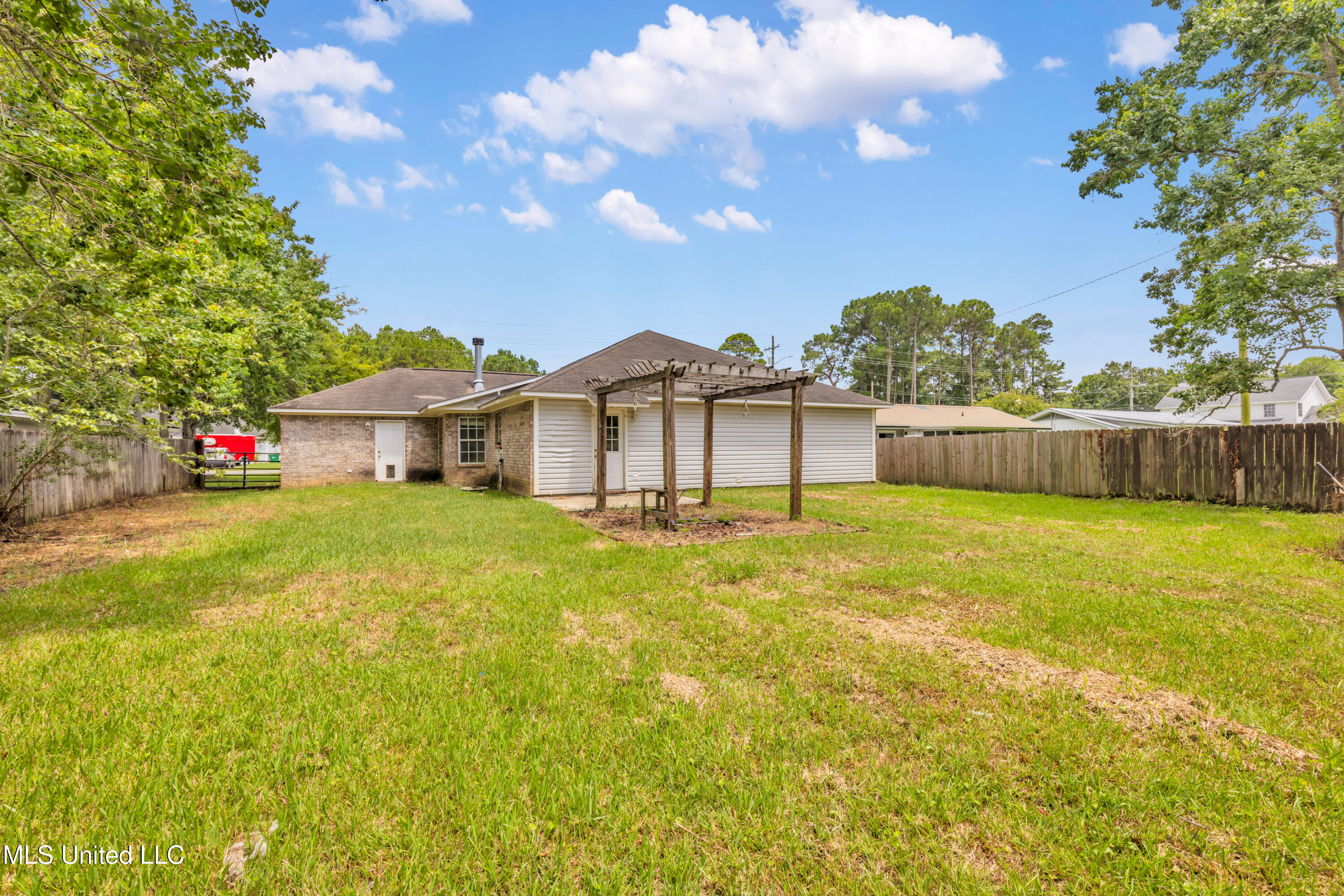 3201 Beachview Drive