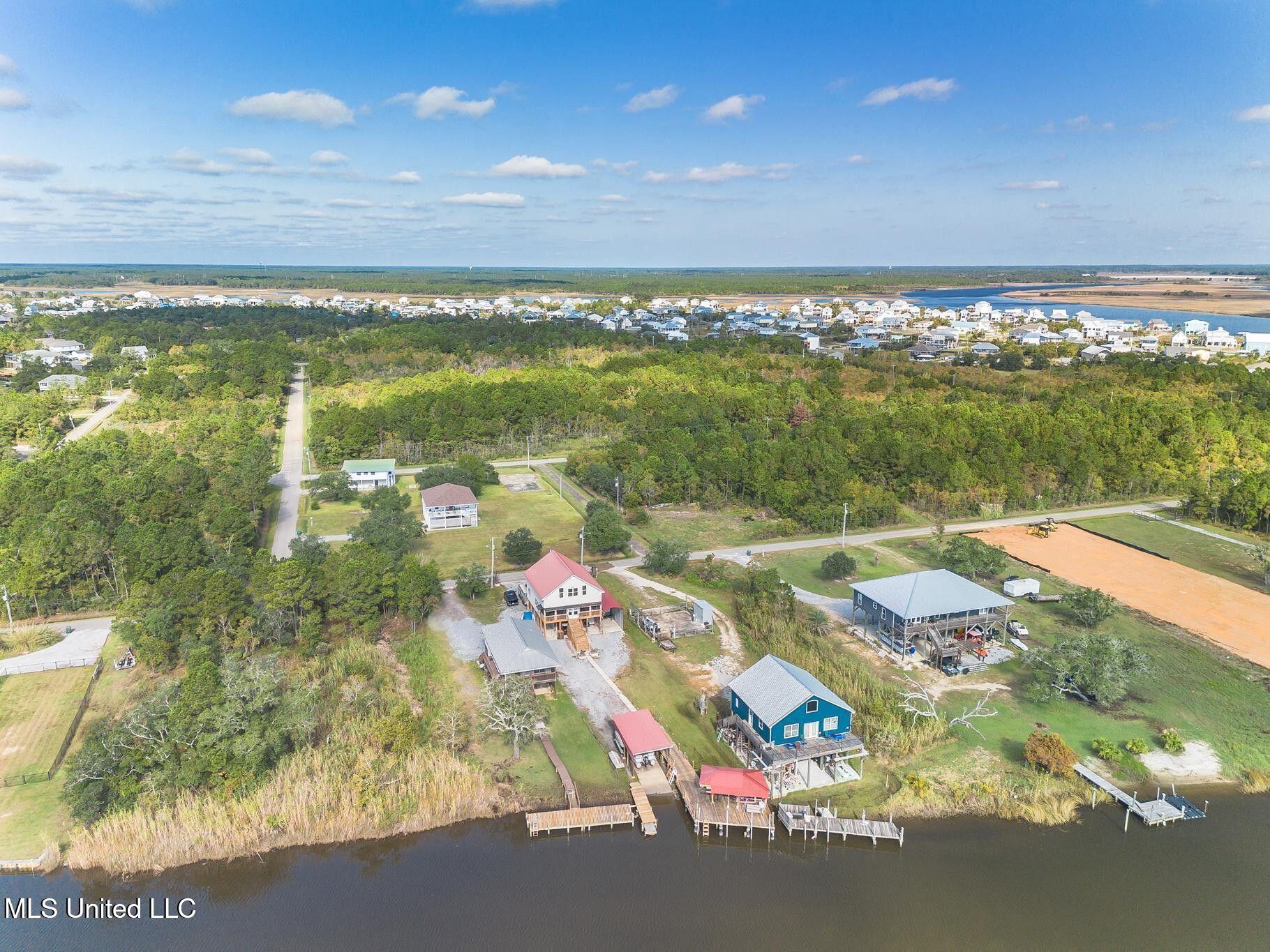 E Bayou View Dr. E Drive