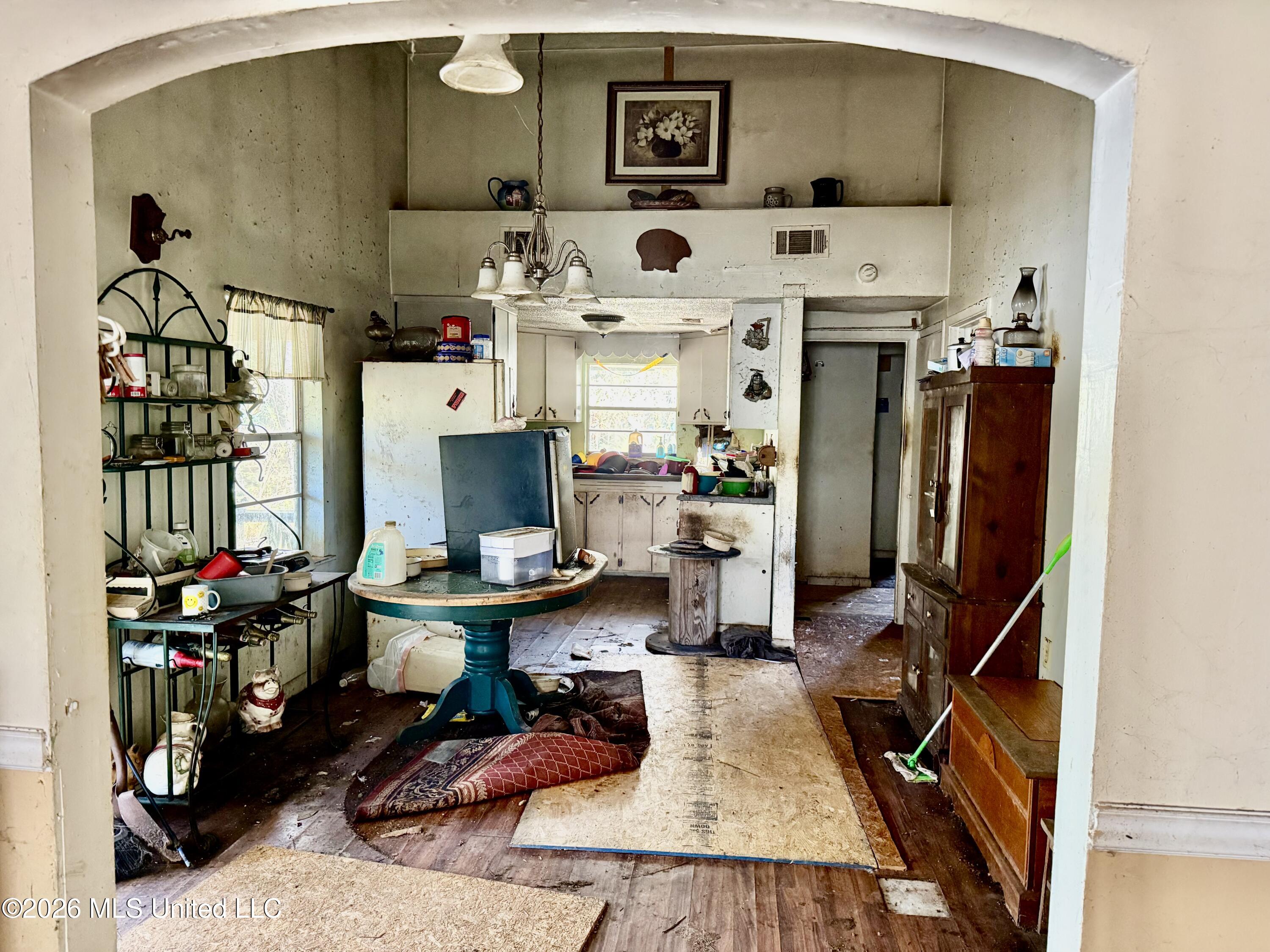 2112 Laurel Glen Road