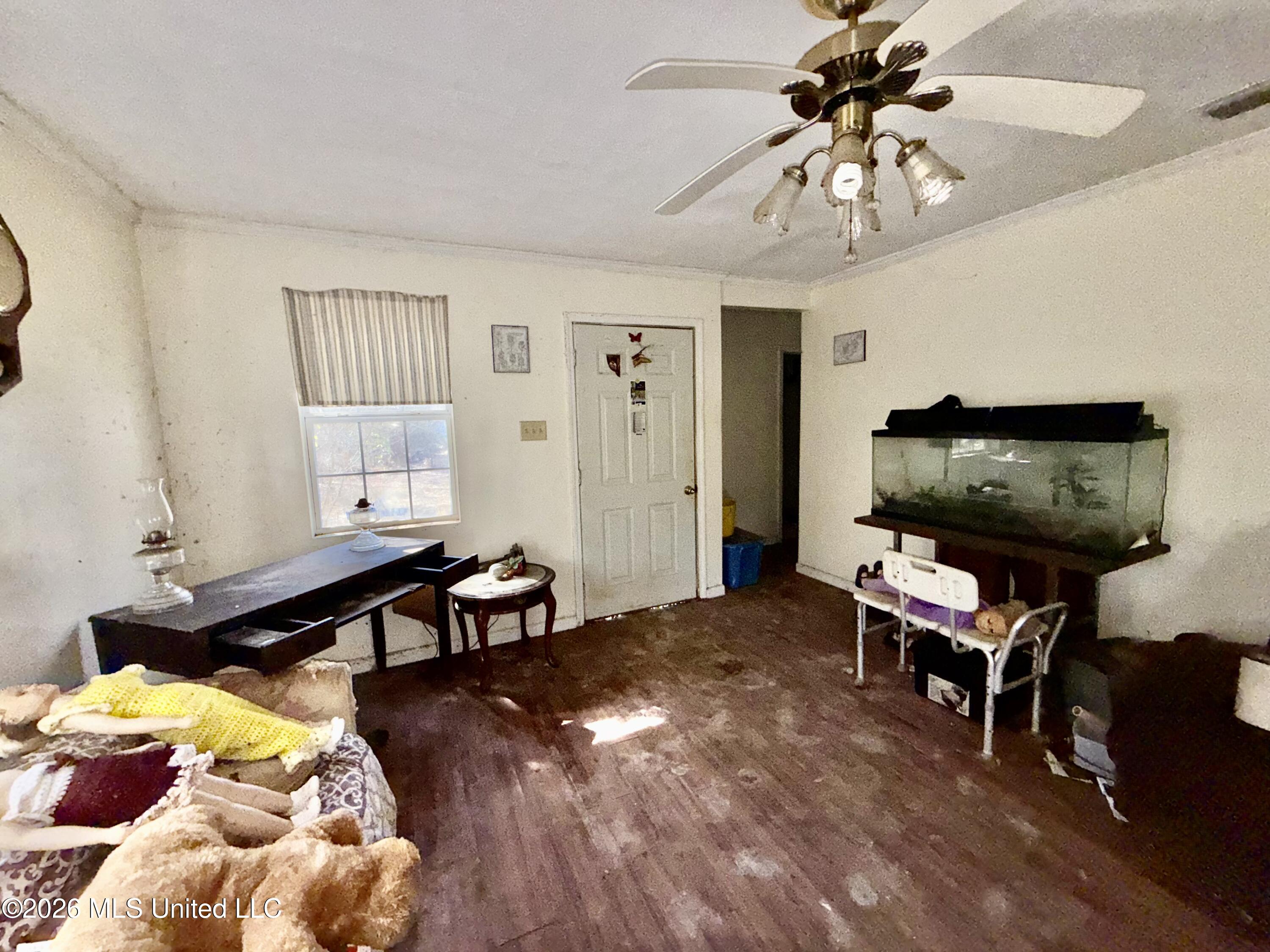 2112 Laurel Glen Road
