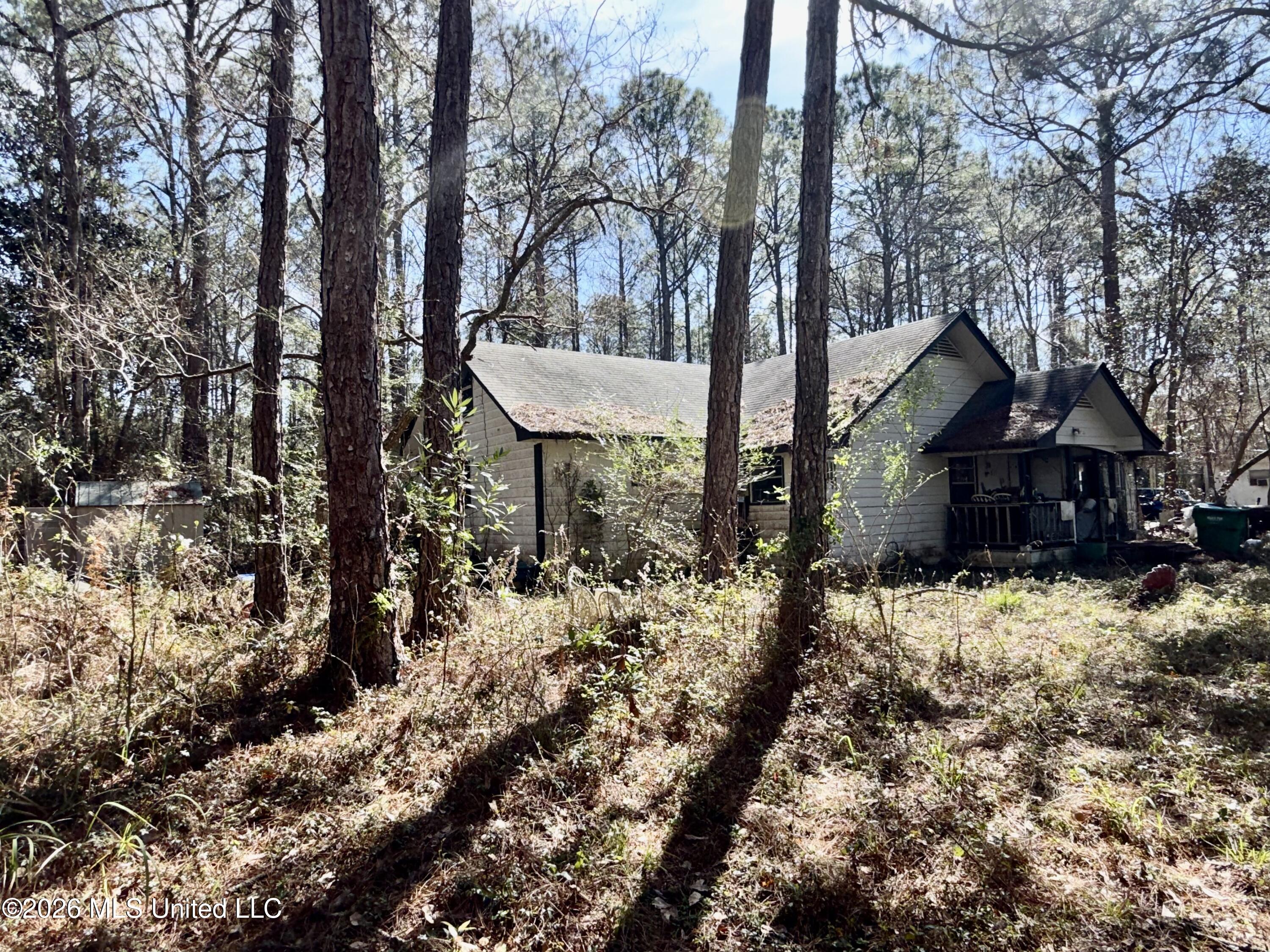 2112 Laurel Glen Road