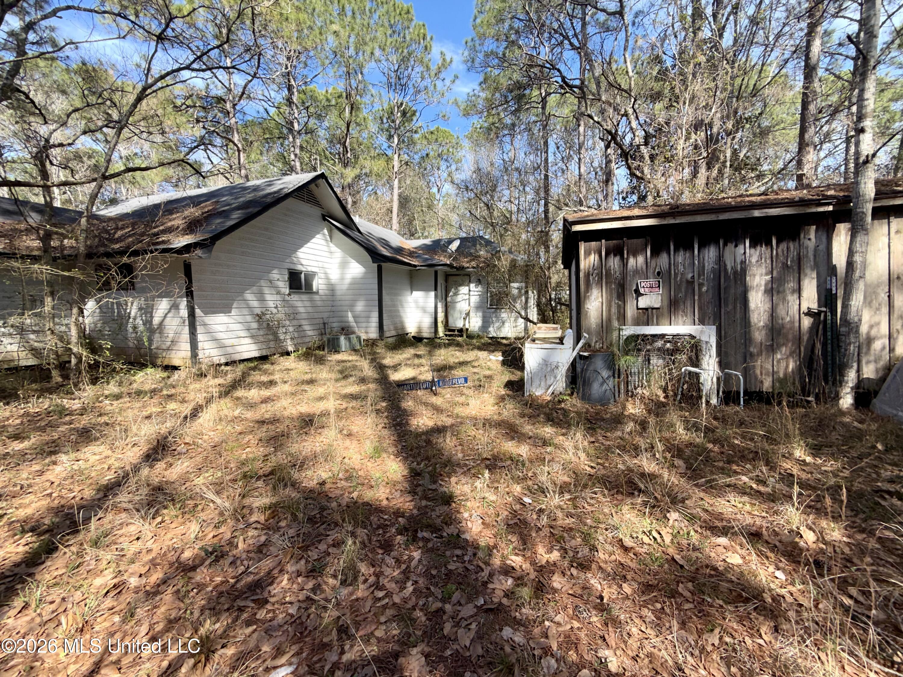 2112 Laurel Glen Road