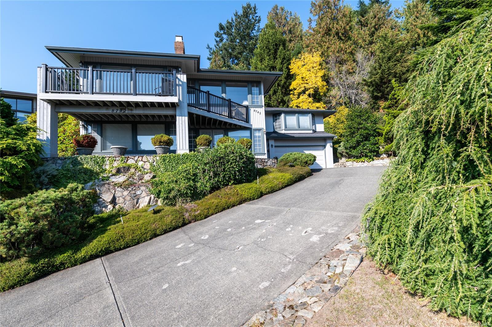 8742 Pender Park Dr